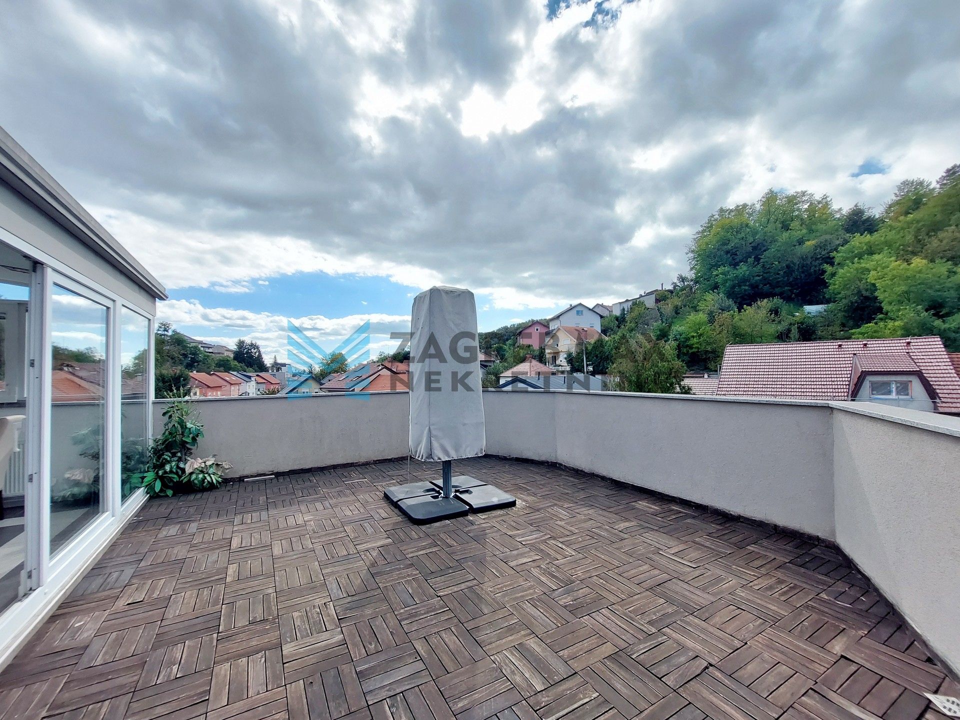 Zagreb - KUSTOŠIJA - Divoselska - 4-sobni, prostran, parking, spremište, vrt