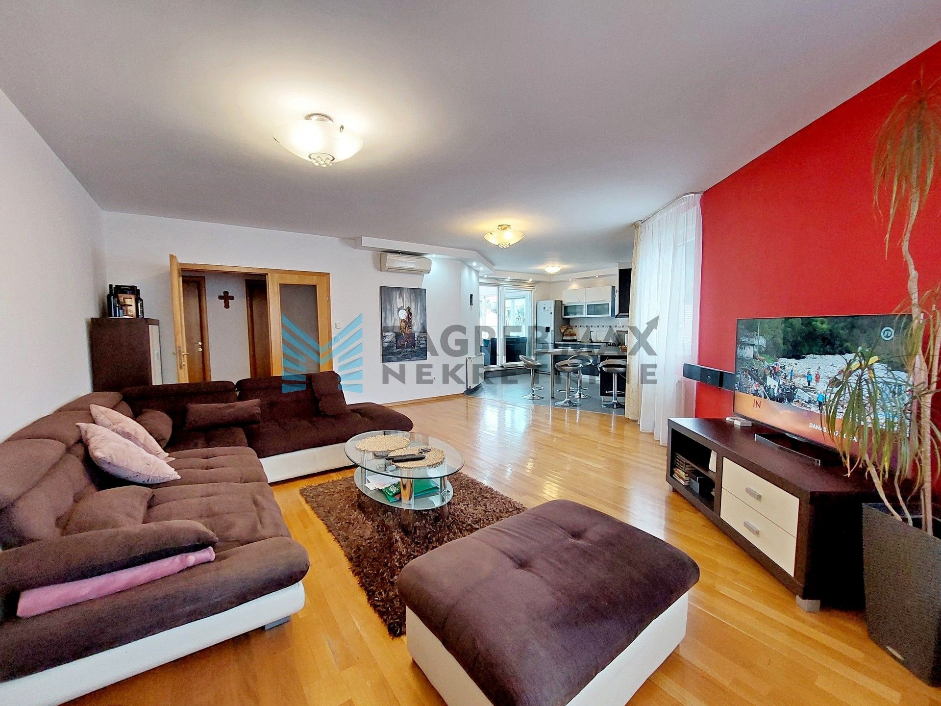 Zagreb - KUSTOŠIJA - Divoselska - 4-sobni, prostran, parking, spremište, vrt