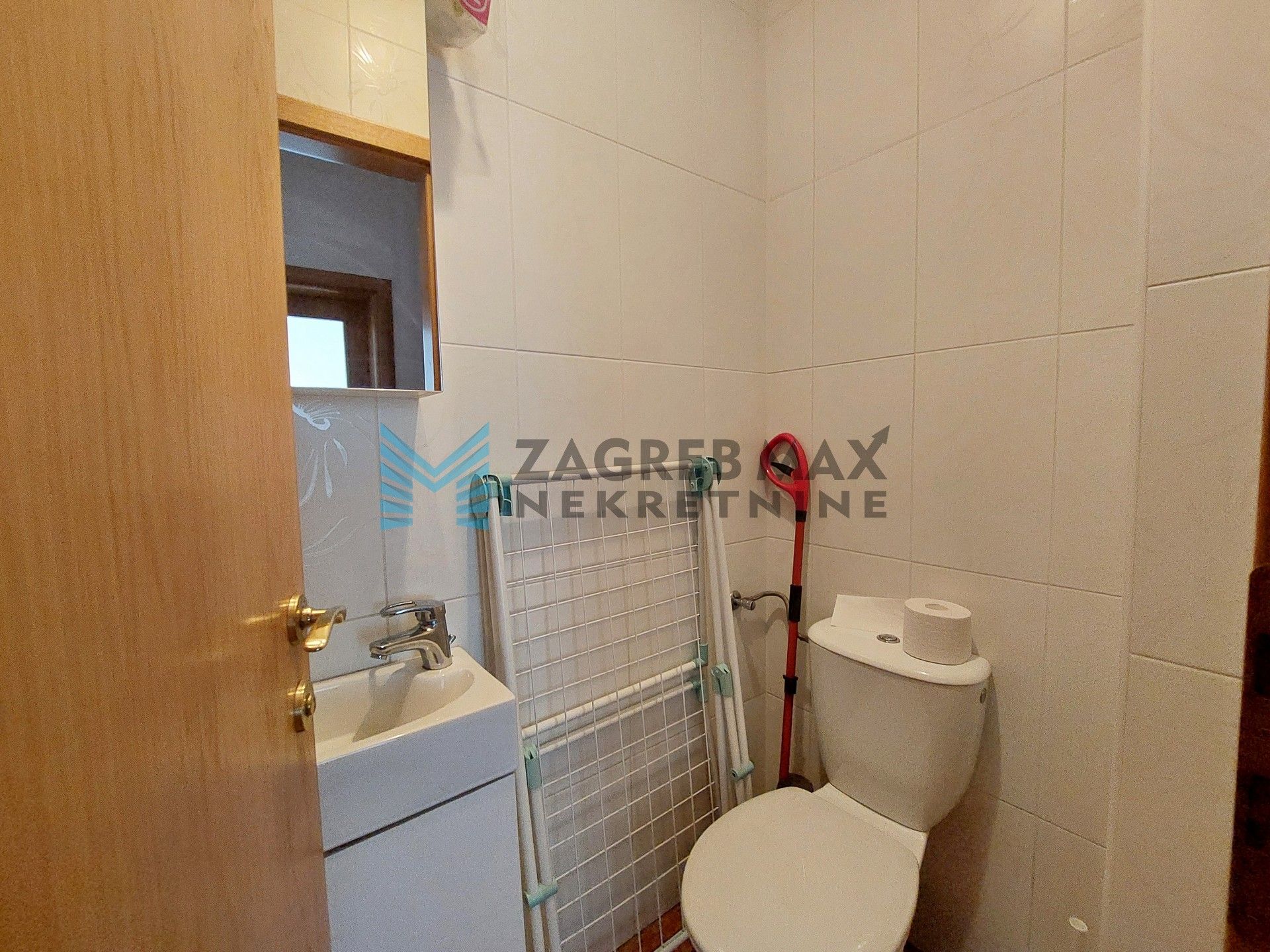 Zagreb - KUSTOŠIJA - Divoselska - 4-sobni, prostran, parking, spremište, vrt