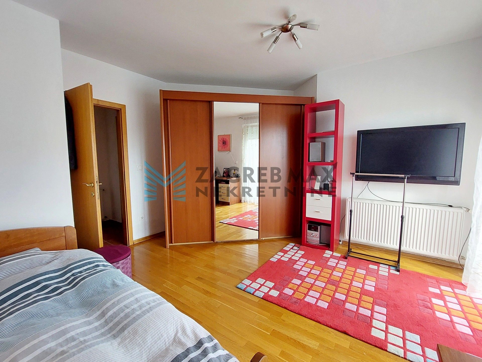 Zagreb - KUSTOŠIJA - Divoselska - 4-sobni, prostran, parking, spremište, vrt