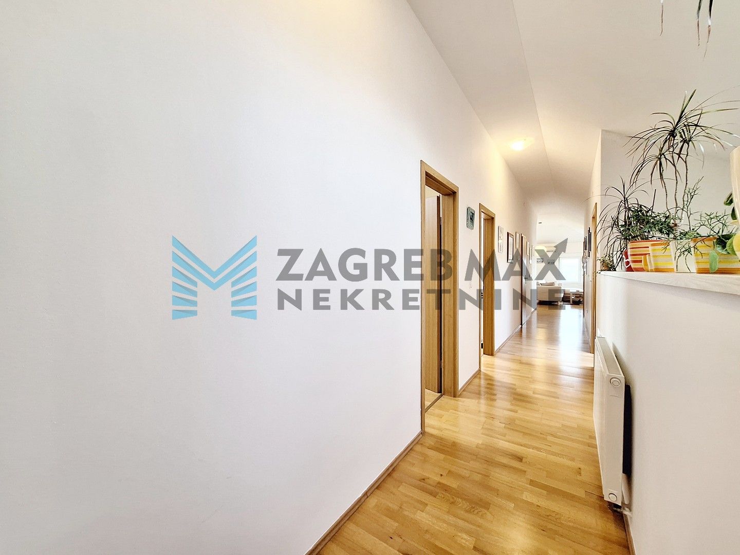 Zagreb - ZAPREŠIĆ - Hrv.mladeži - 4-soban, komforan, svijetao, s pogledom