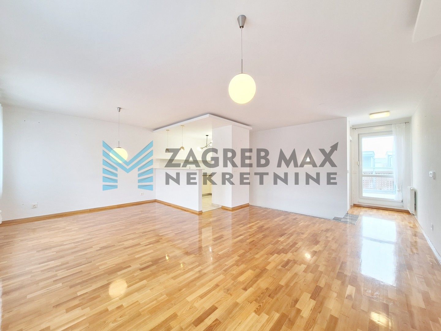 Zagreb - ODRA - I.L.Croate - 3-sobni, prostran sa terasom i parkirnim mjestom