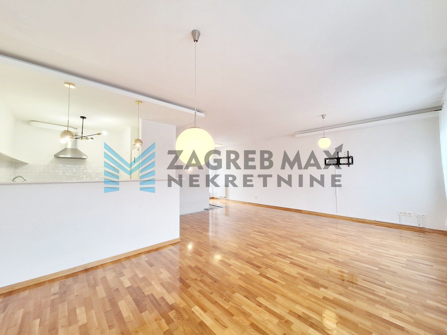 Zagreb - ODRA - I.L.Croate - 3-sobni, prostran sa terasom i parkirnim mjestom