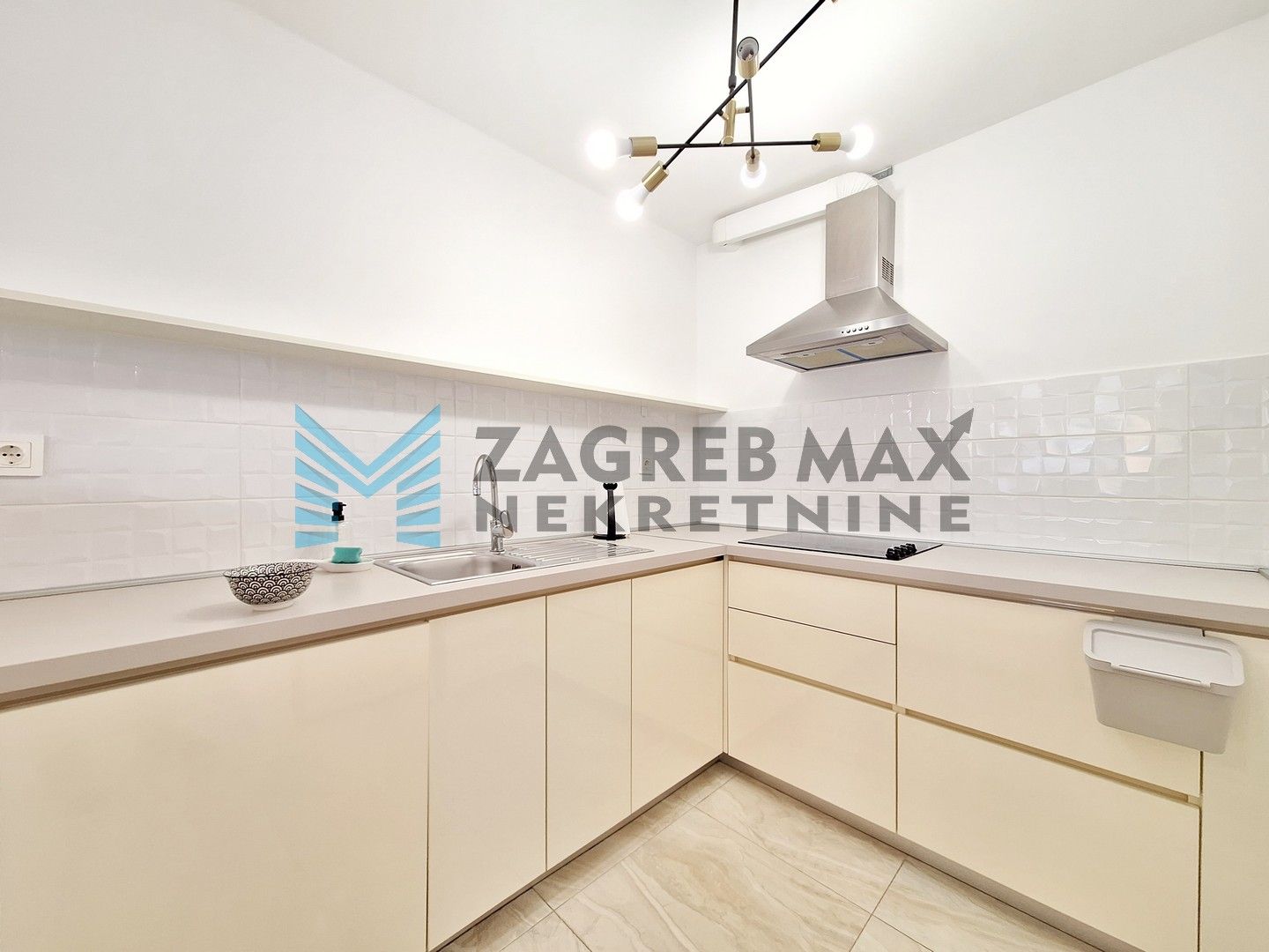 Zagreb - ODRA - I.L.Croate - 3-sobni, prostran sa terasom i parkirnim mjestom