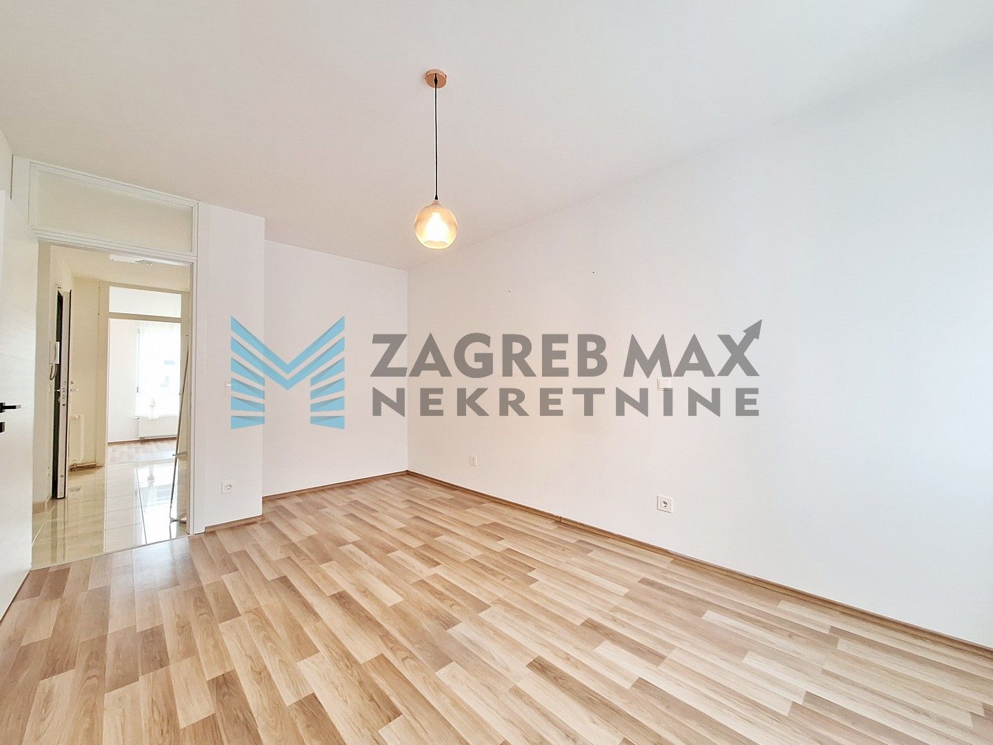 Zagreb - ODRA - I.L.Croate - 3-sobni, prostran sa terasom i parkirnim mjestom