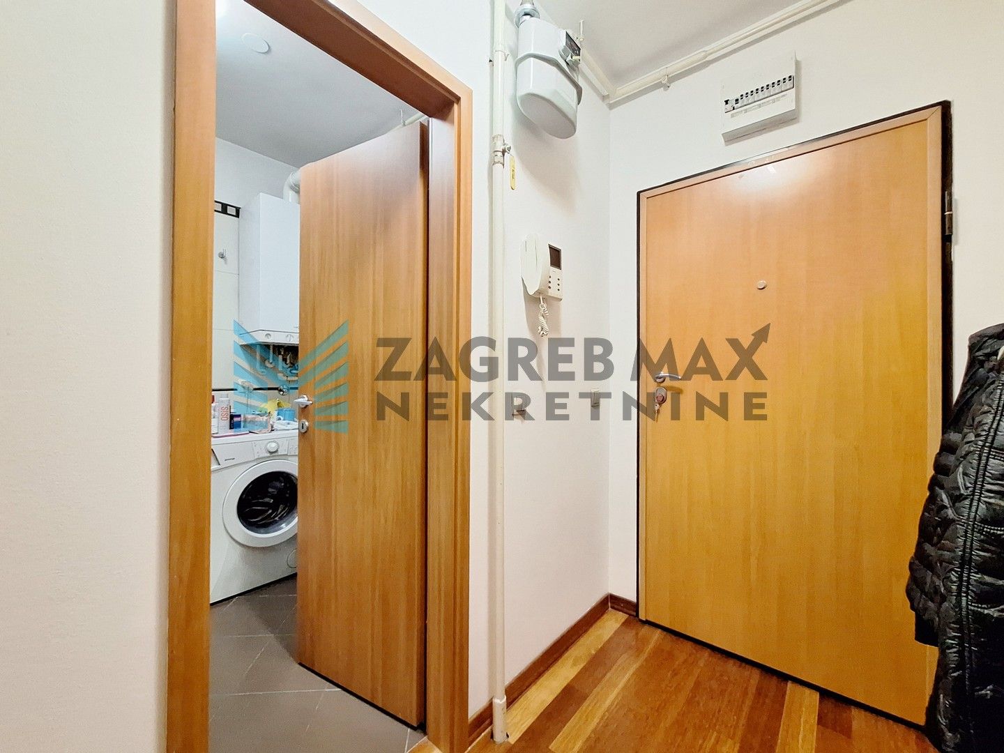 Zagreb - STENJEVEC - Stenjevečka - 2-sobni, prostran, loggia, parkirno mjesto