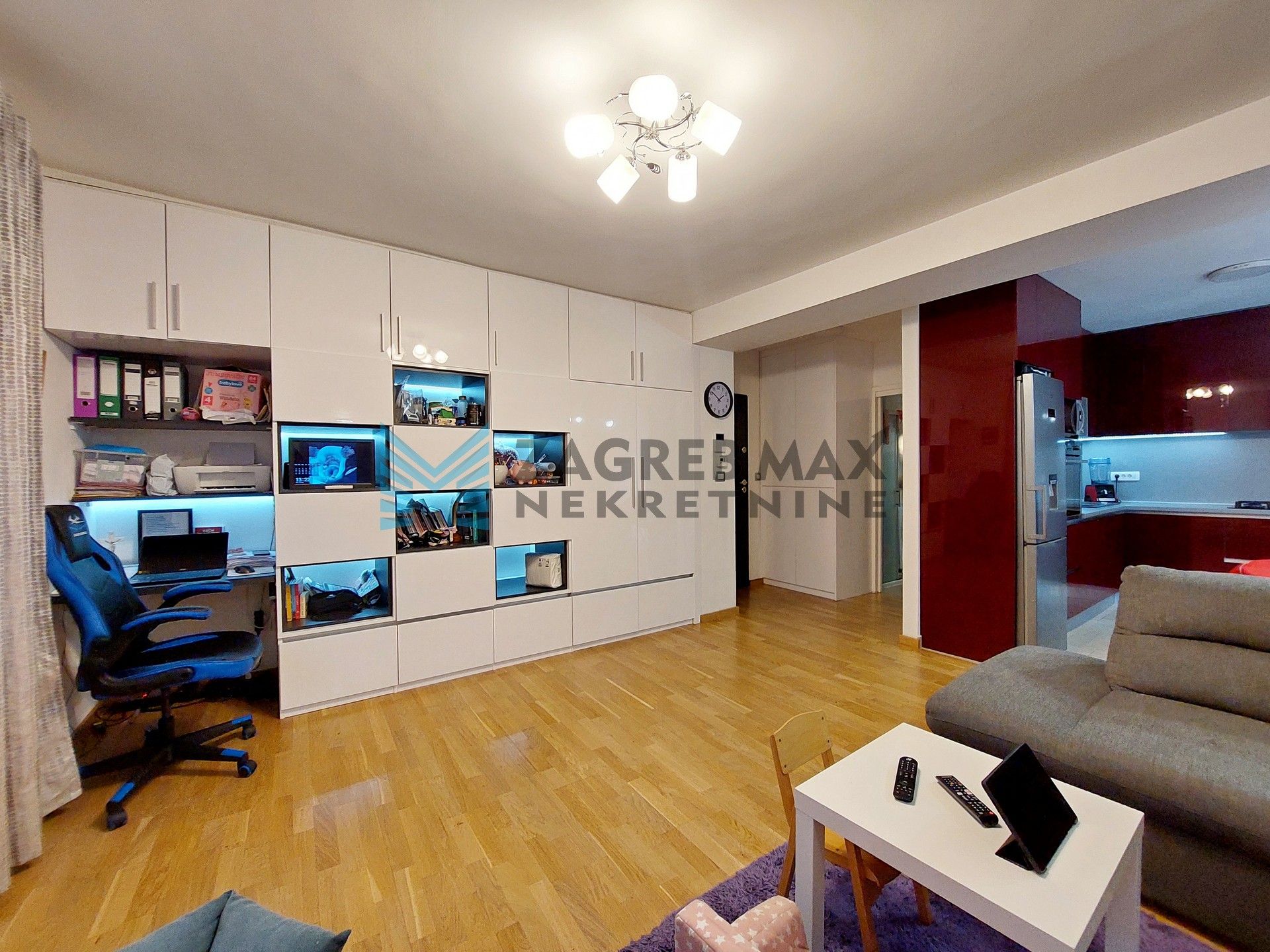 Zagreb - LAŠĆINA - Dugi dol - 2-sobni, renoviran, terasa, parking, spremište