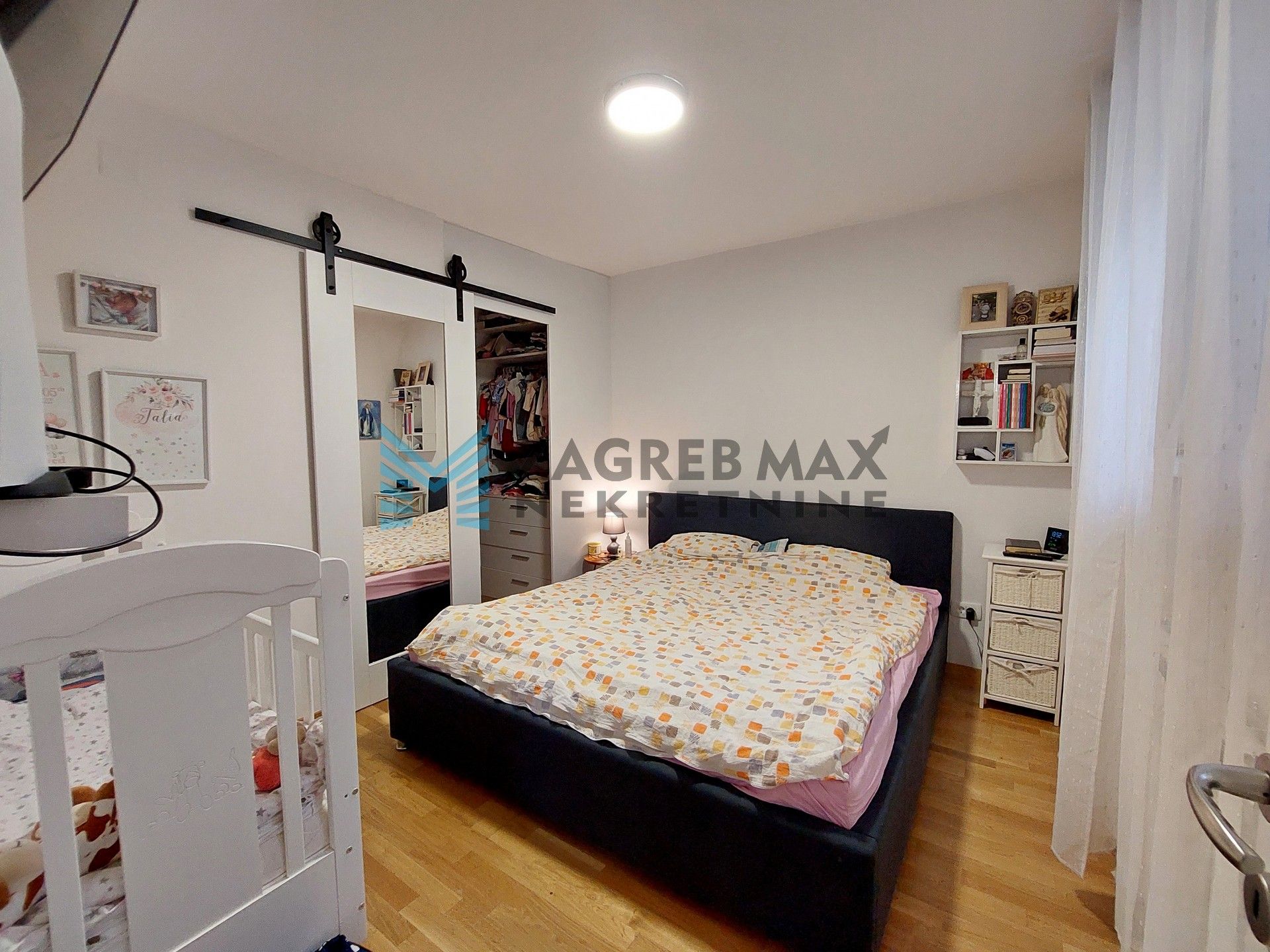 Zagreb - LAŠĆINA - Dugi dol - 2-sobni, renoviran, terasa, parking, spremište