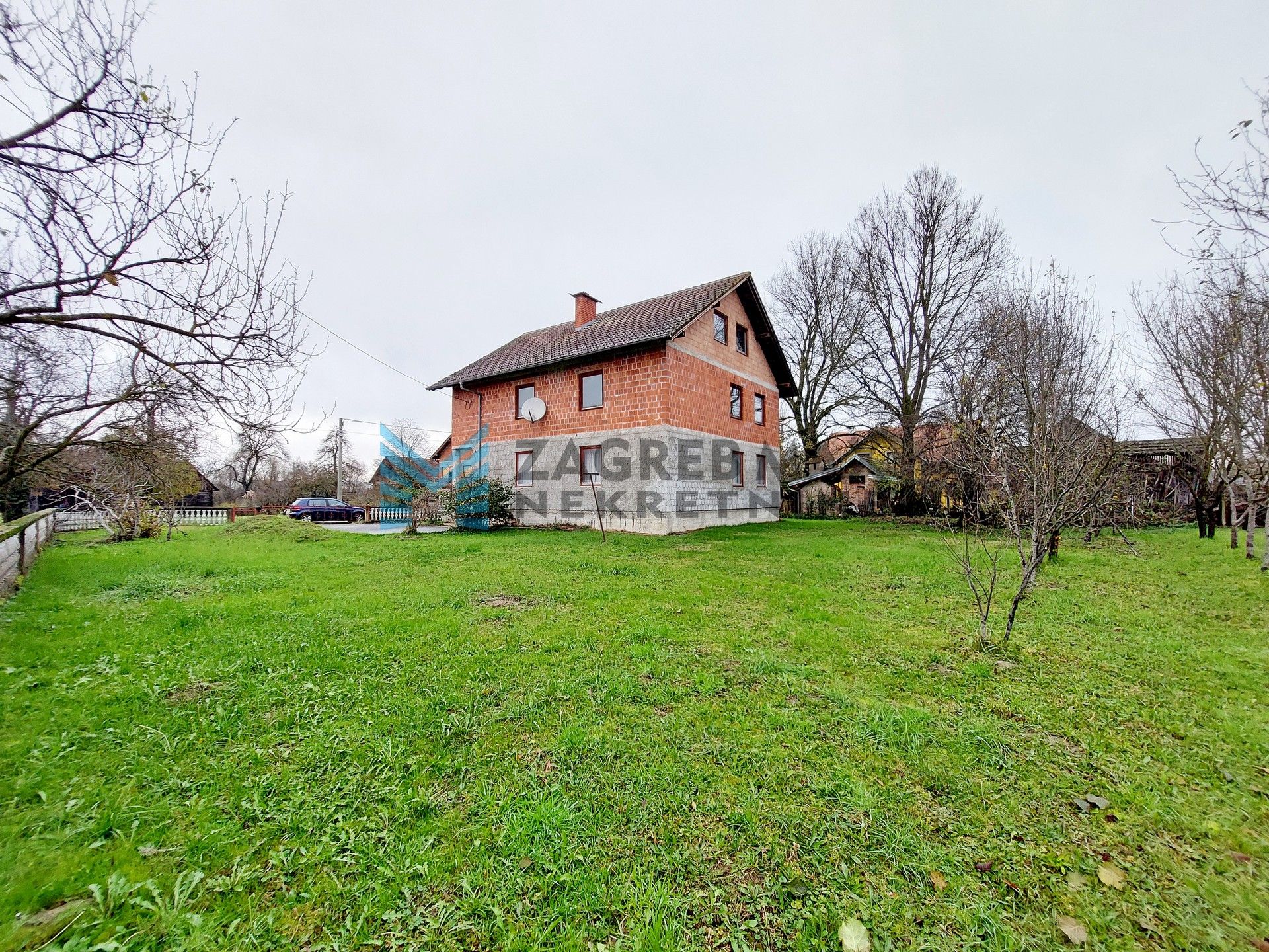 Zagreb - DUGO SELO (Mala Ostrna) - Omladinska - kuća 121 m2, dvorište 856 m2