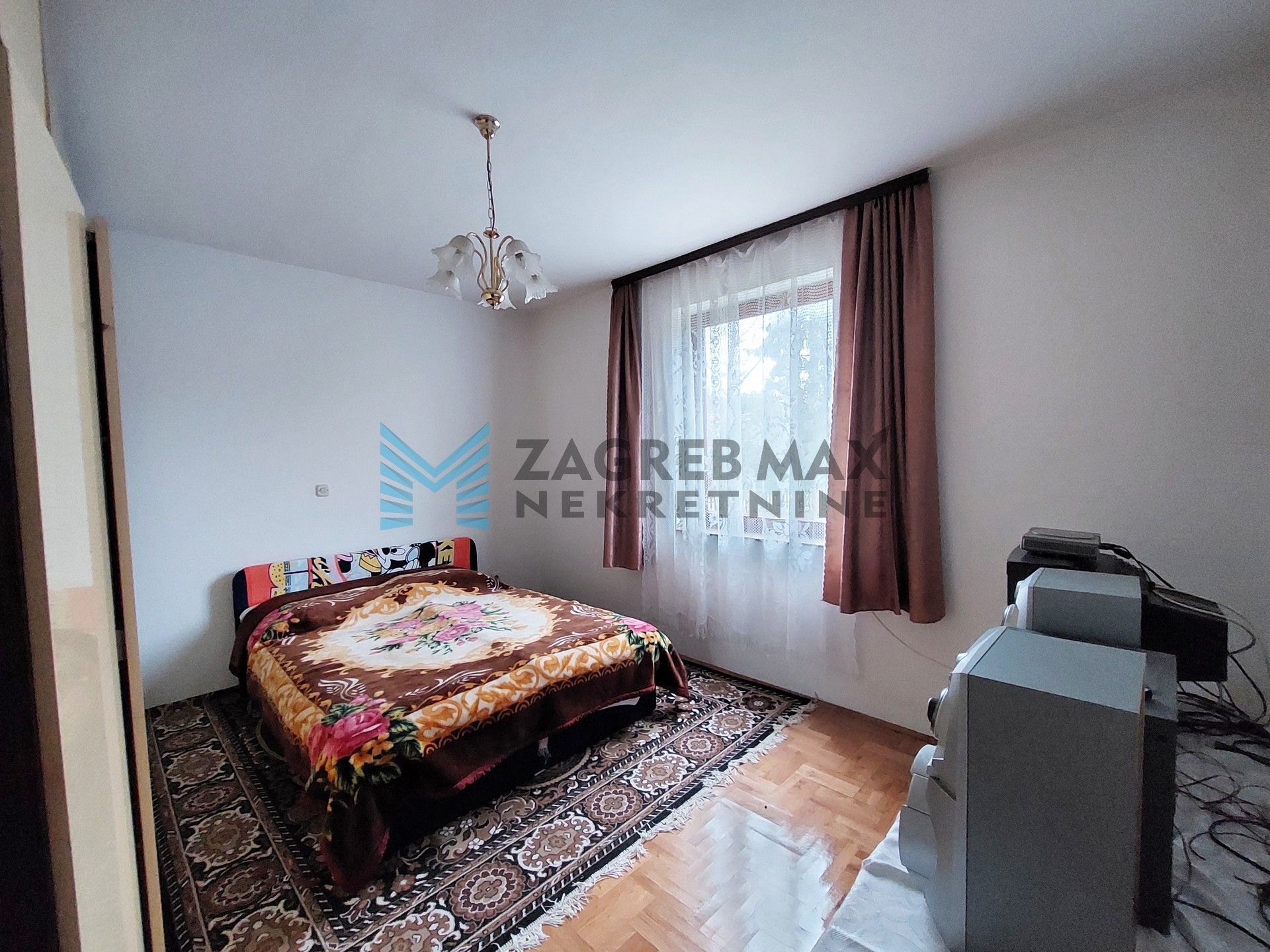 Zagreb - DUGO SELO (Mala Ostrna) - Omladinska - kuća 121 m2, dvorište 856 m2