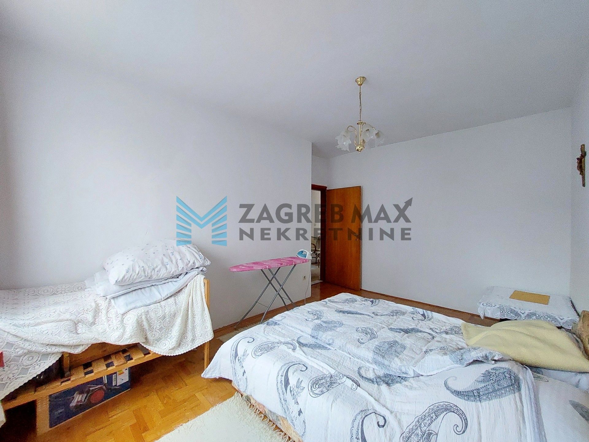 Zagreb - DUGO SELO (Mala Ostrna) - Omladinska - kuća 121 m2, dvorište 856 m2