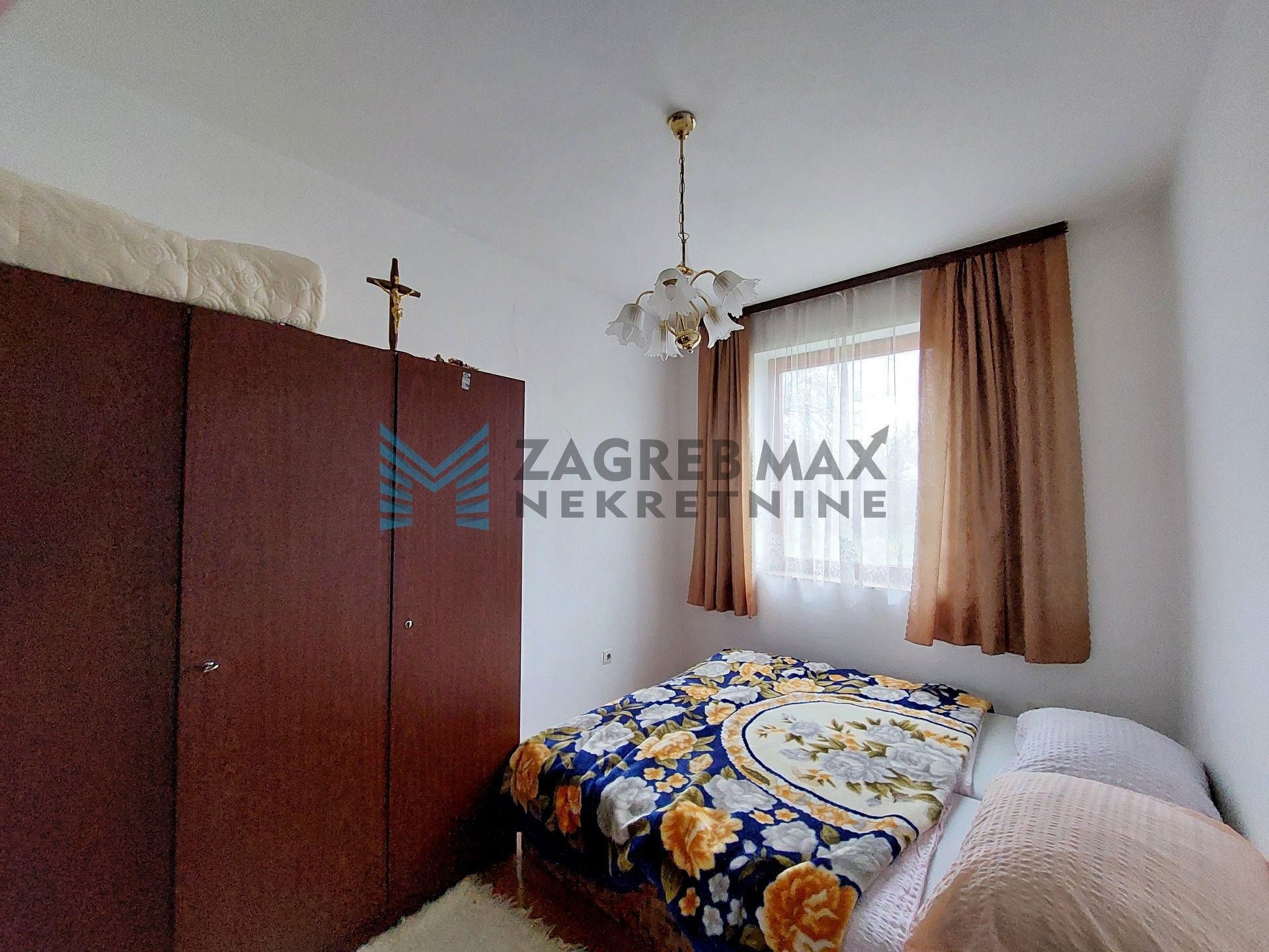 Zagreb - DUGO SELO (Mala Ostrna) - Omladinska - kuća 121 m2, dvorište 856 m2