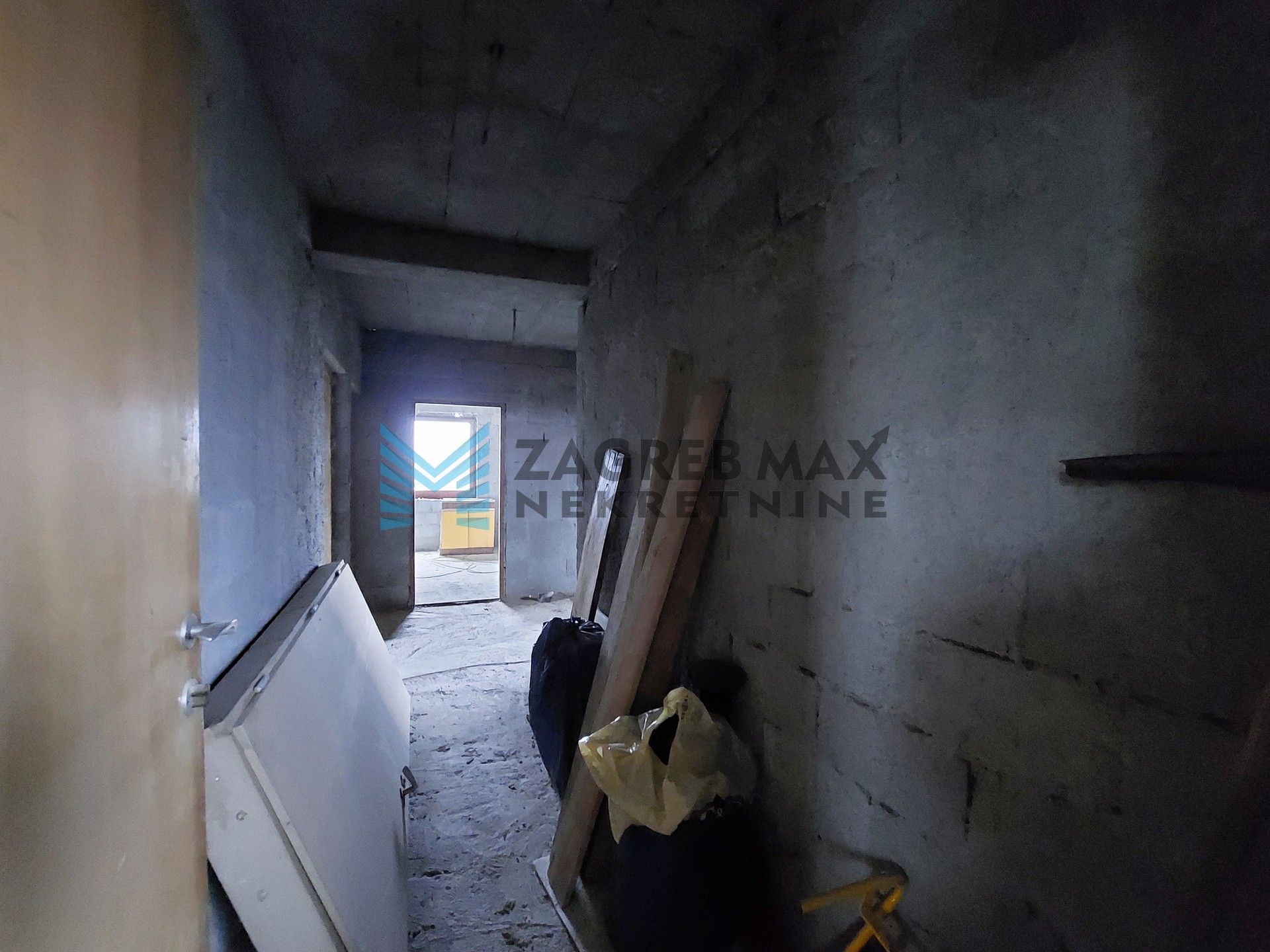 Zagreb - DUGO SELO (Mala Ostrna) - Omladinska - kuća 121 m2, dvorište 856 m2