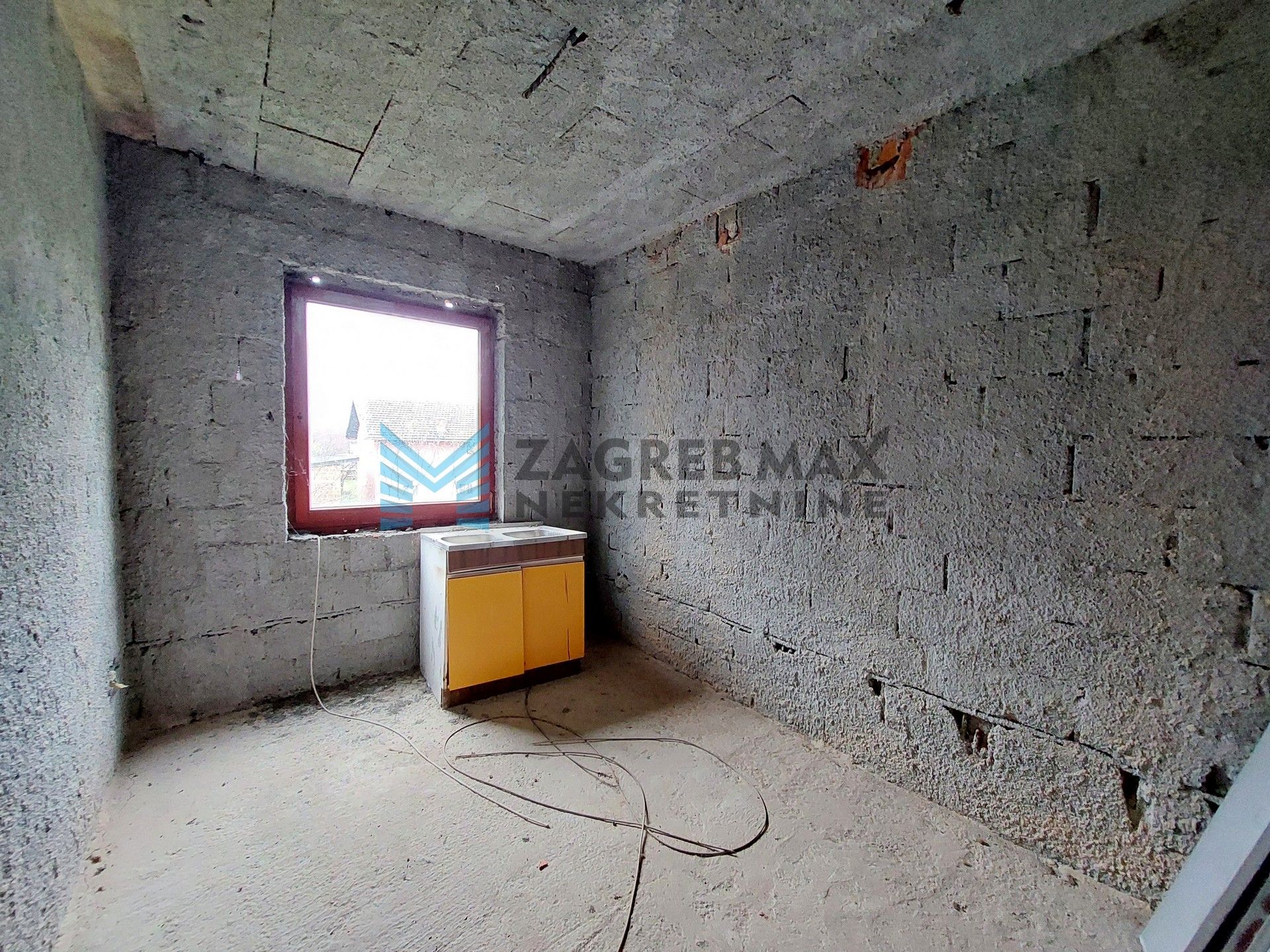 Zagreb - DUGO SELO (Mala Ostrna) - Omladinska - kuća 121 m2, dvorište 856 m2