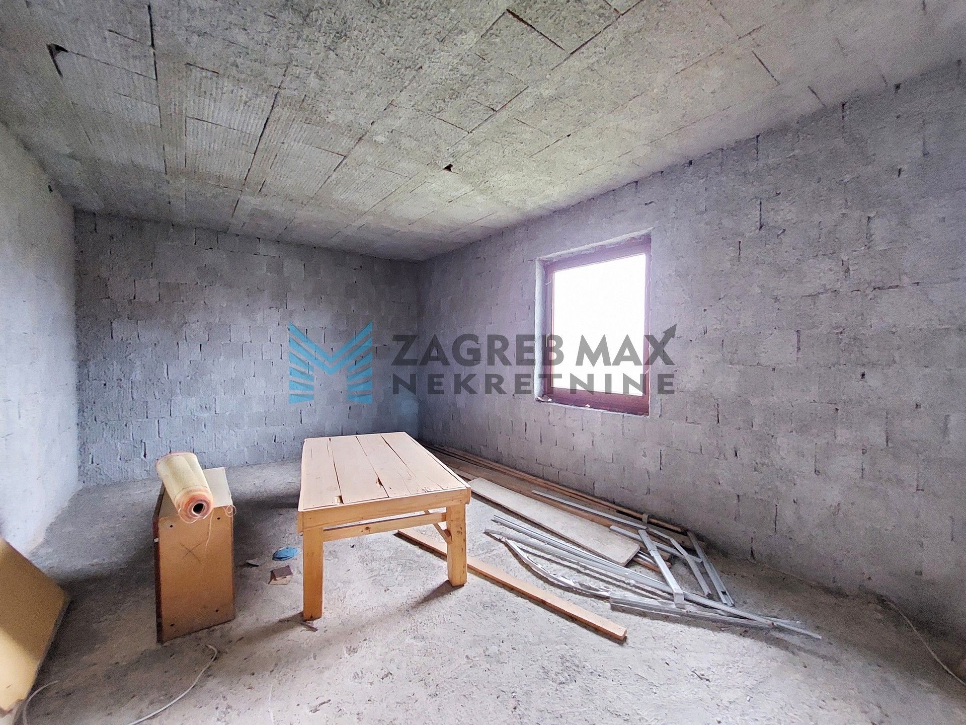 Zagreb - DUGO SELO (Mala Ostrna) - Omladinska - kuća 121 m2, dvorište 856 m2