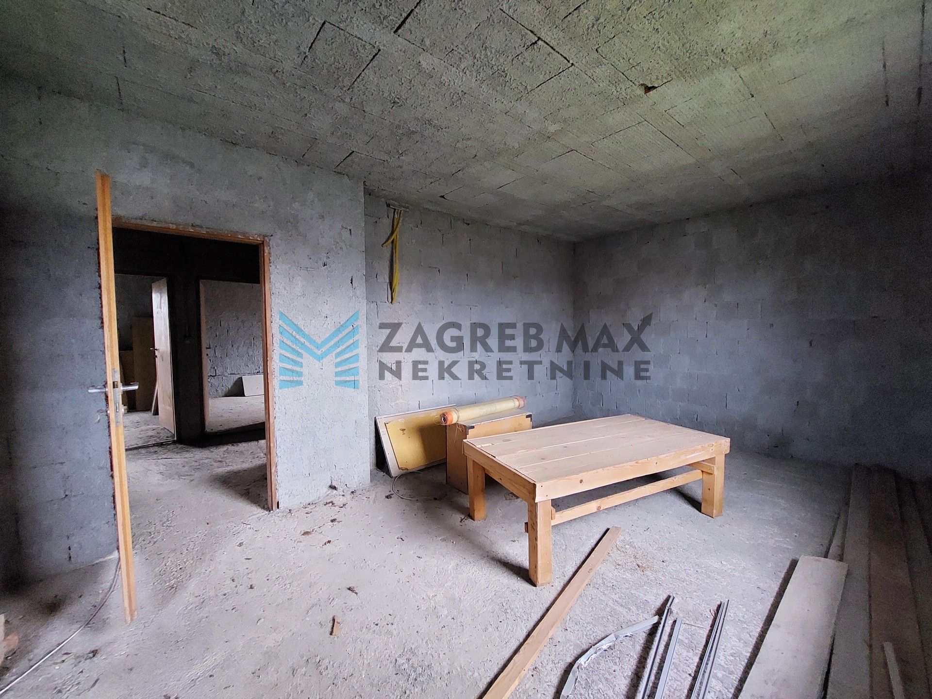 Zagreb - DUGO SELO (Mala Ostrna) - Omladinska - kuća 121 m2, dvorište 856 m2