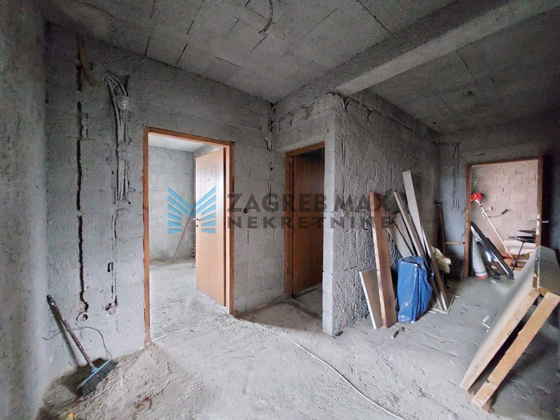 Zagreb - DUGO SELO (Mala Ostrna) - Omladinska - kuća 121 m2, dvorište 856 m2