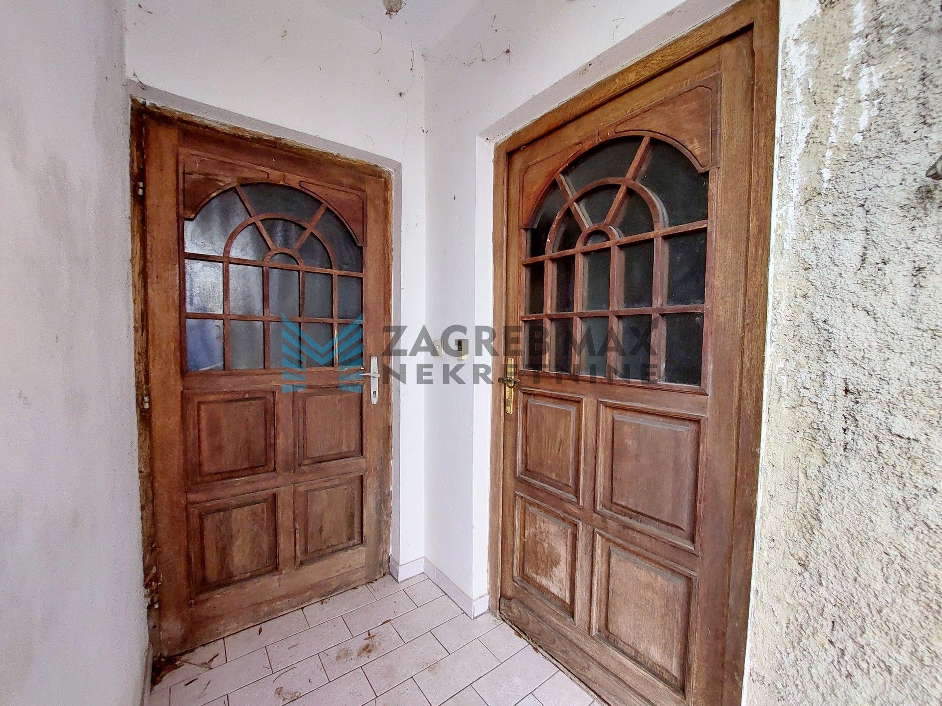 Zagreb - DUGO SELO (Mala Ostrna) - Omladinska - kuća 121 m2, dvorište 856 m2