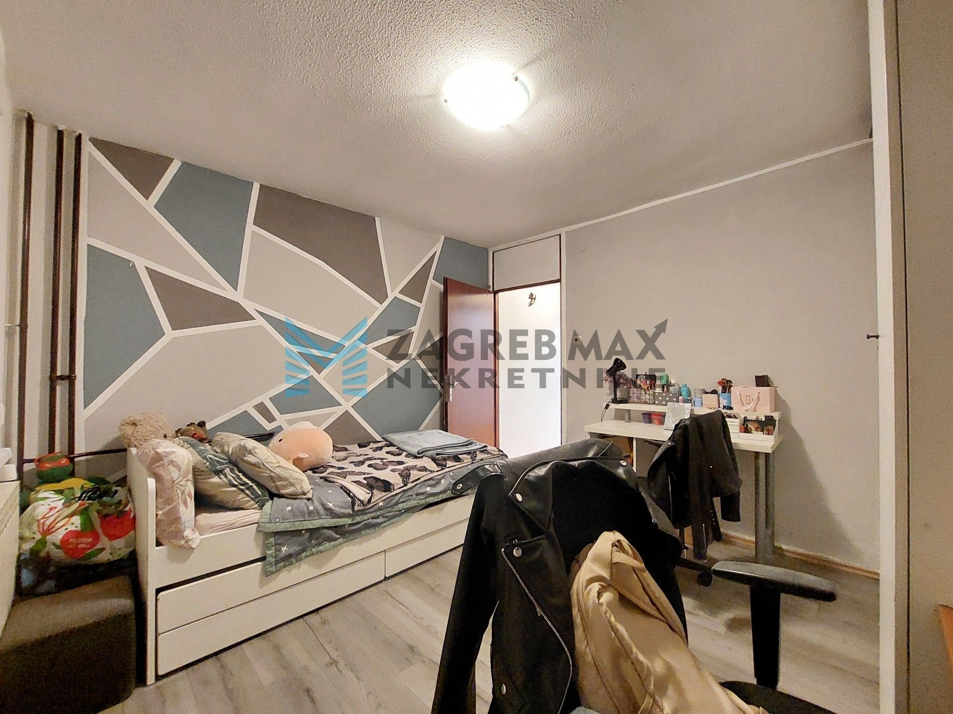 Zagreb - DUGAVE - sv. Mateja - 3-sobni, spremište, lođa