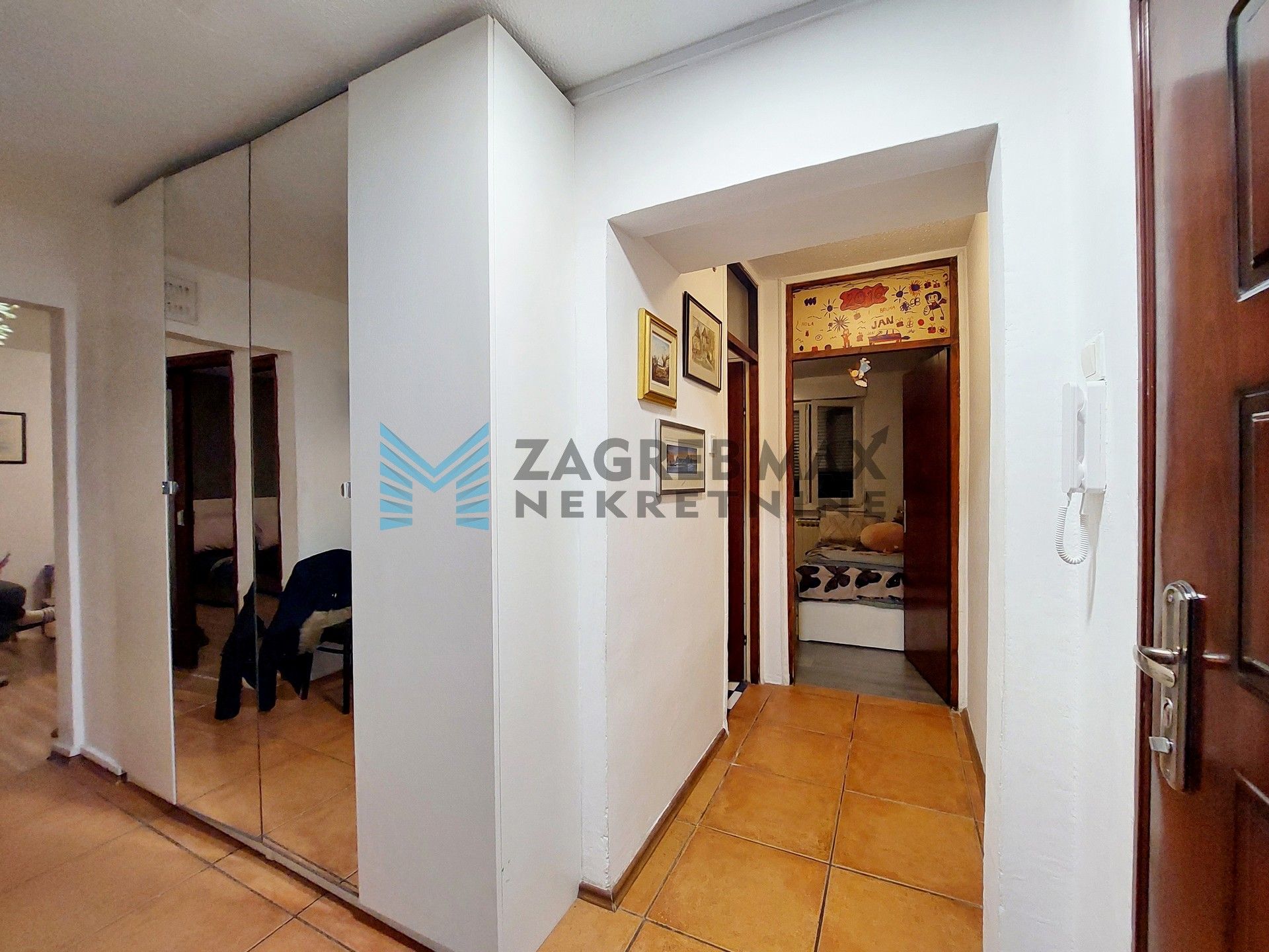 Zagreb - DUGAVE - sv. Mateja - 3-sobni, spremište, lođa