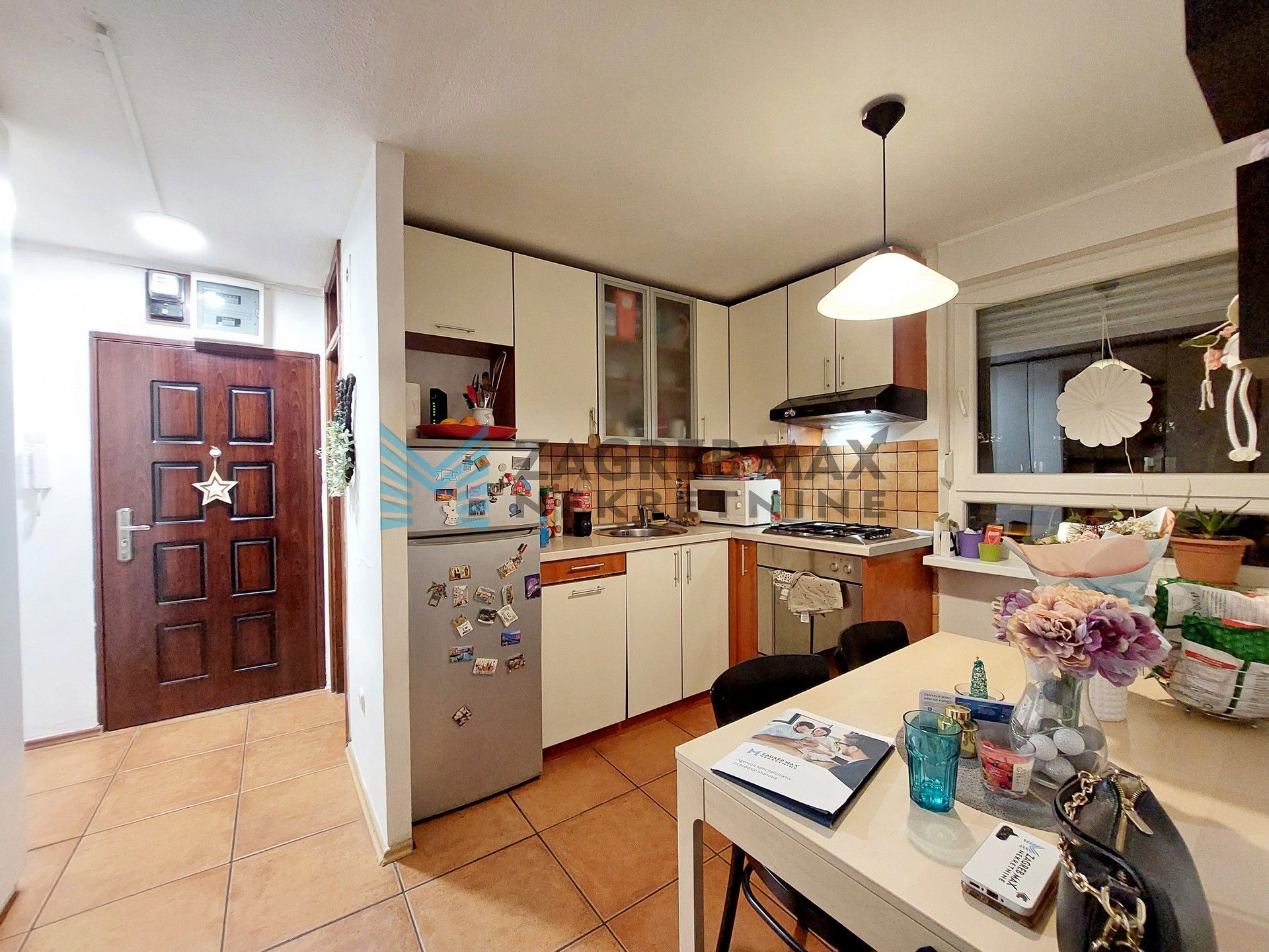 Zagreb - DUGAVE - sv. Mateja - 3-sobni, spremište, lođa