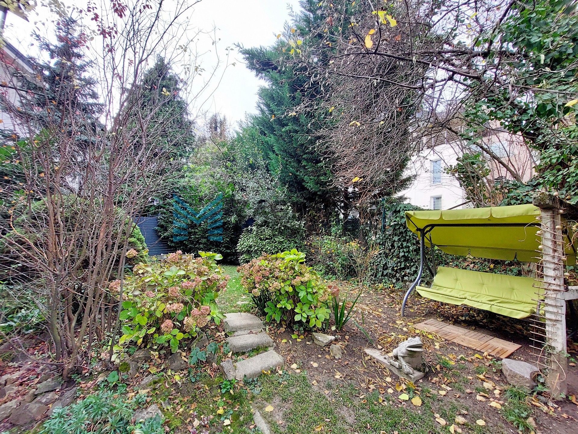 Zagreb - LAŠĆINA - Filipovićeva - 3-sobni, spremište, dvorište, lođa