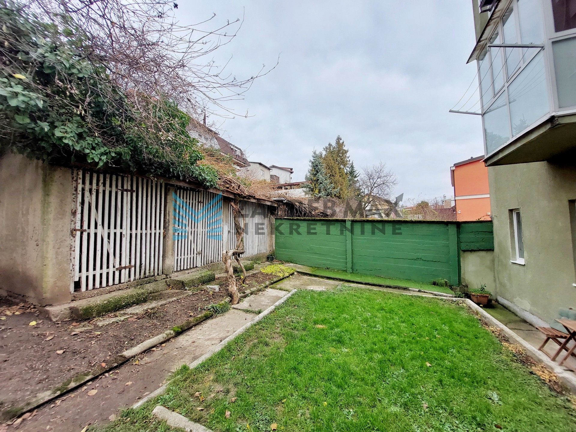 Zagreb - LAŠĆINA - Filipovićeva - 3-sobni, spremište, dvorište, lođa