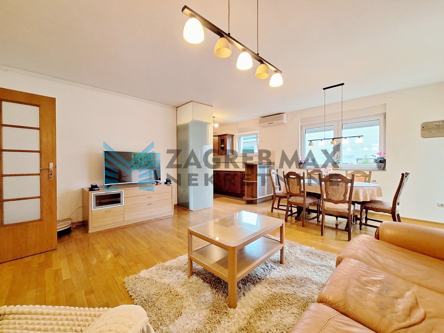 Zagreb - MAKSIMIR - Gornji Bukovac - 4-sobni, prostran, svijetao, dvorište +2PM