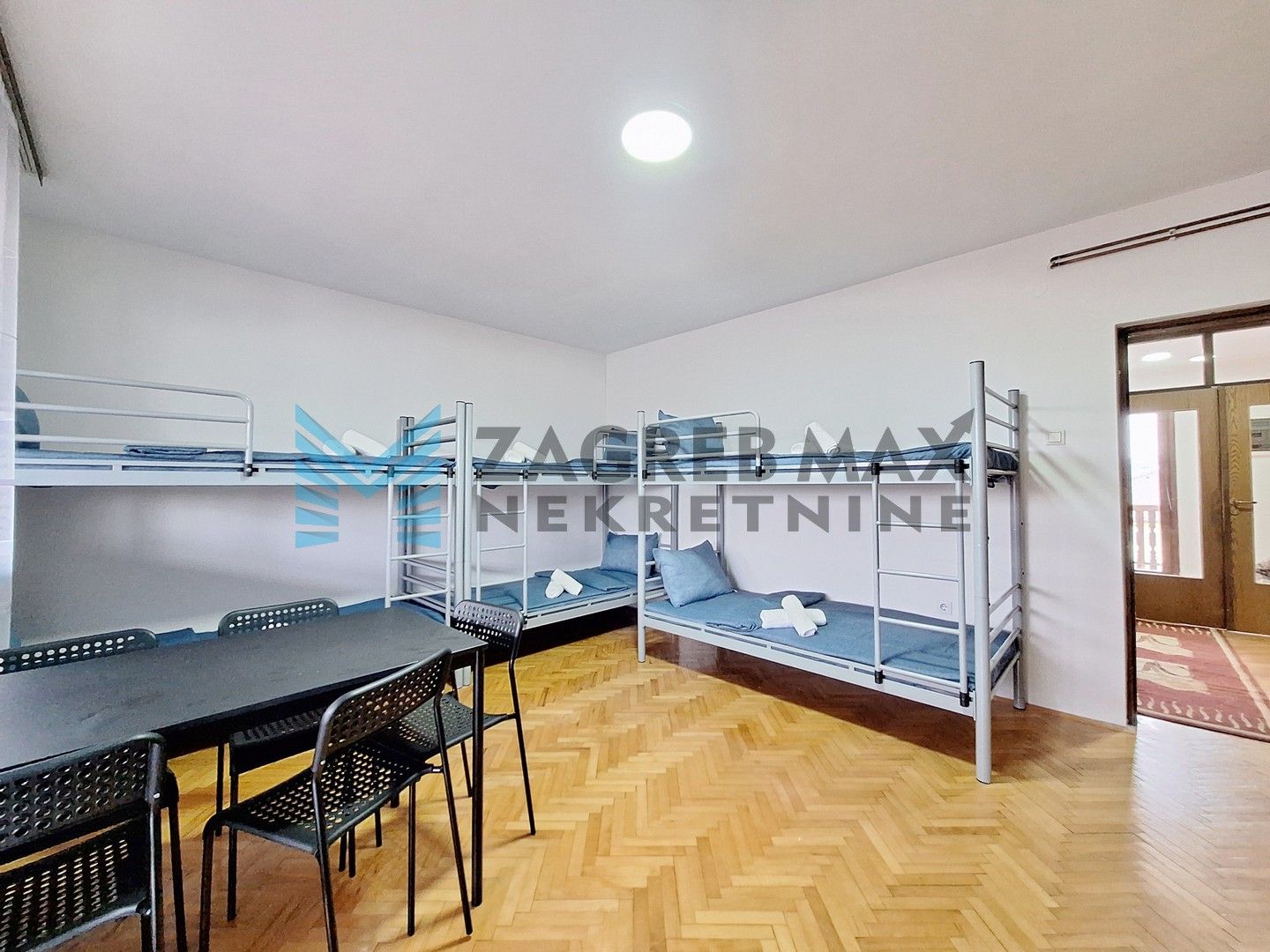 Zagreb - SESVETSKI KRALJEVEC - Dugoselska - smještaj za radnike - 16 osoba - S1