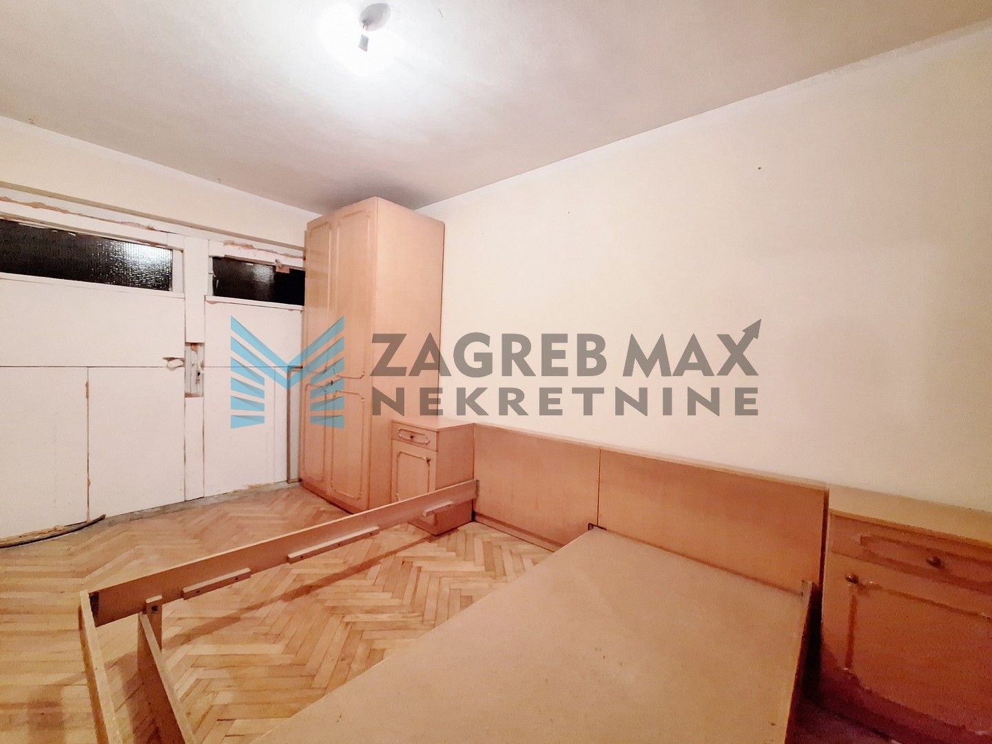 Zagreb - SESVETE - Sesvetska - 3-sobni, u kući, za renovaciju