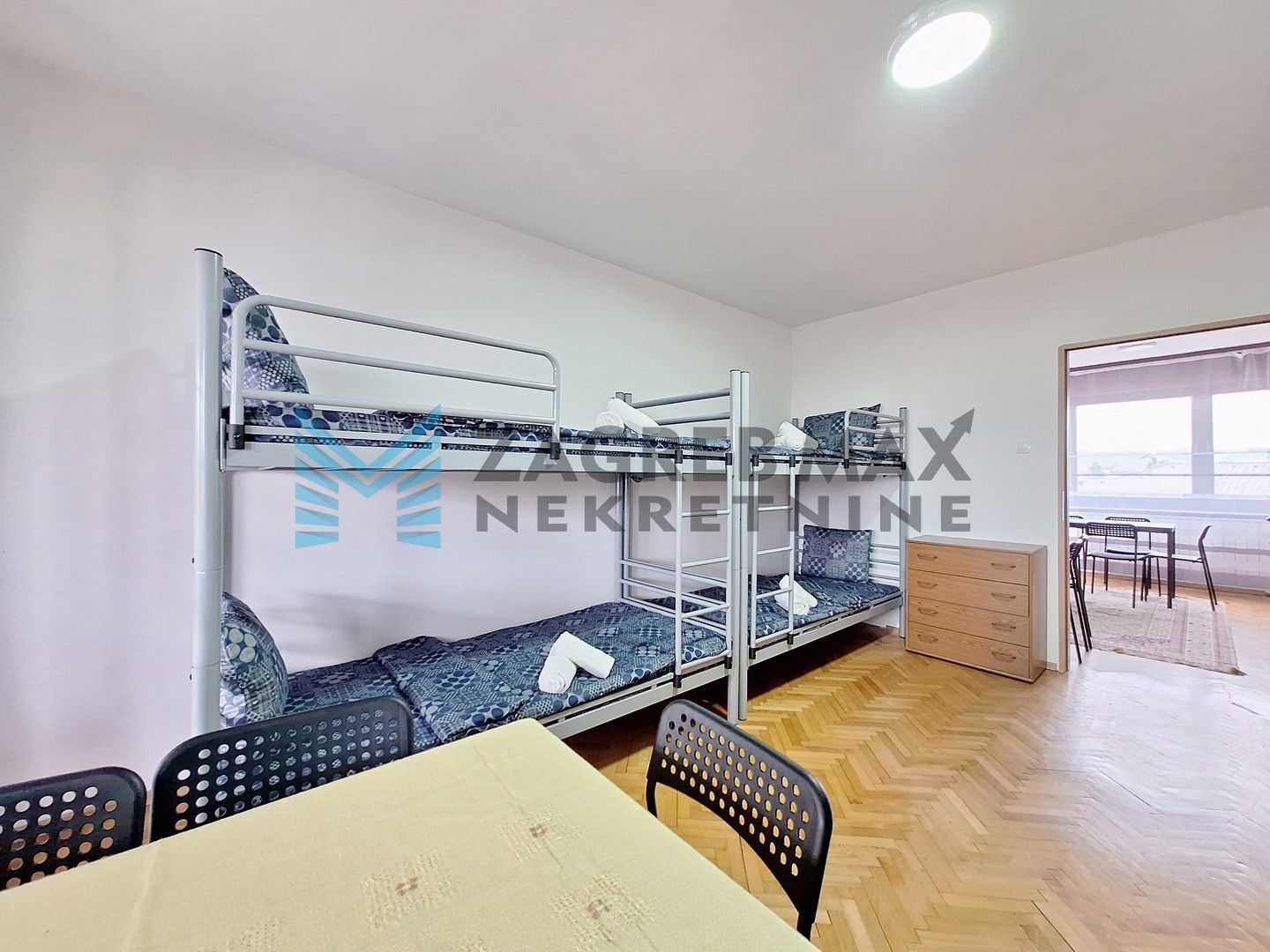 Zagreb - SESVETSKI KRALJEVEC - Dugoselska - smještaj za radnike - 32 osobe