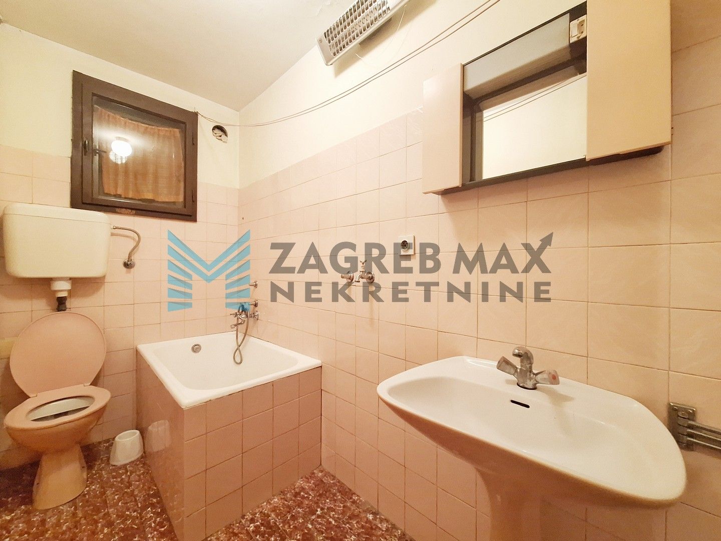 Zagreb - SESVETE - Sesvetska - 3-sobni, u kući, za renovaciju