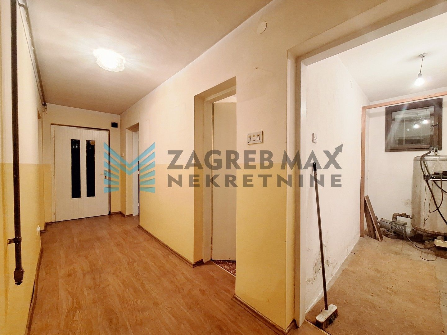 Zagreb - SESVETE - Sesvetska - 3-sobni, u kući, za renovaciju