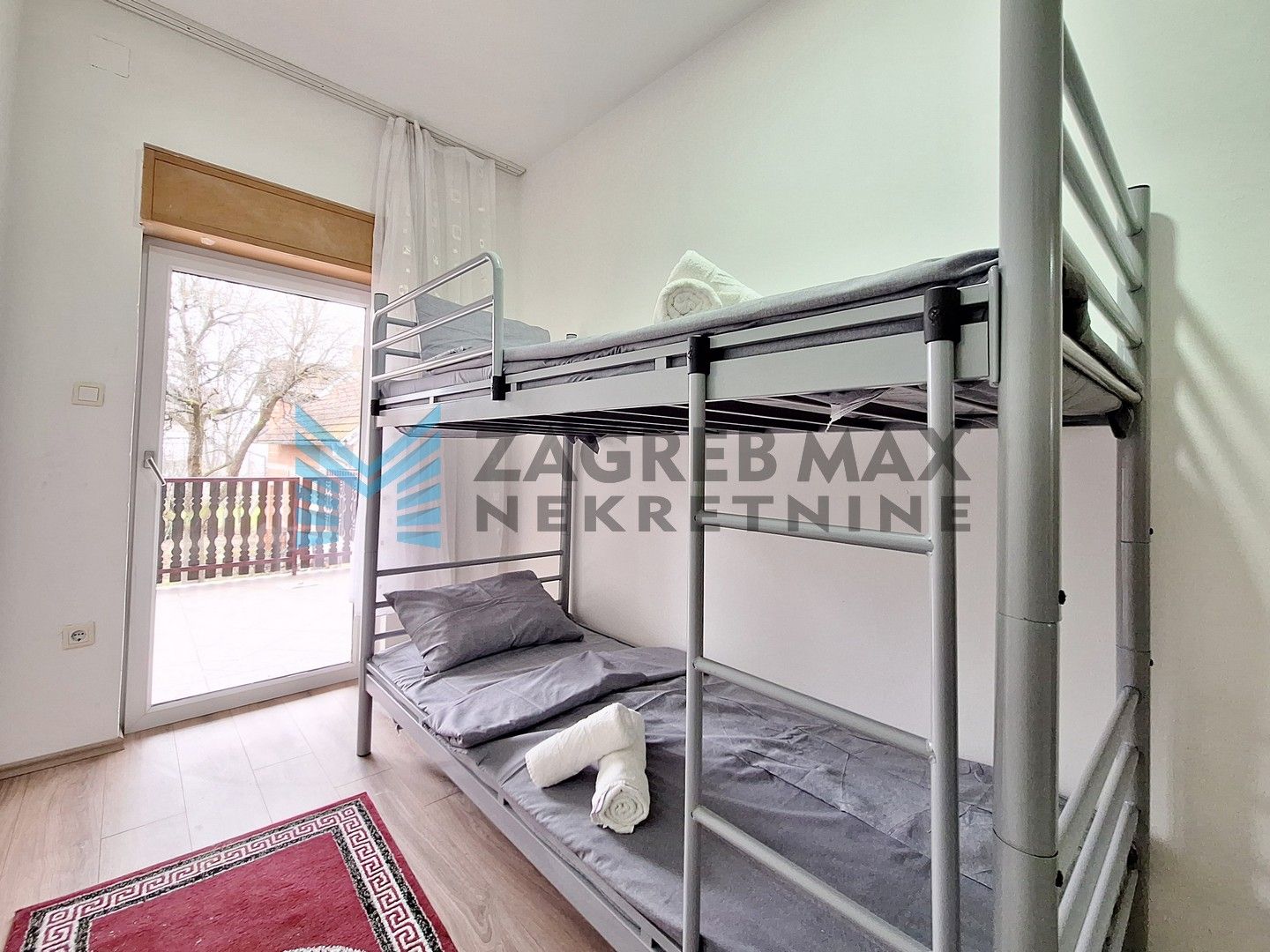 Zagreb - SESVETSKI KRALJEVEC - Dugoselska - smještaj za radnike - 32 osobe