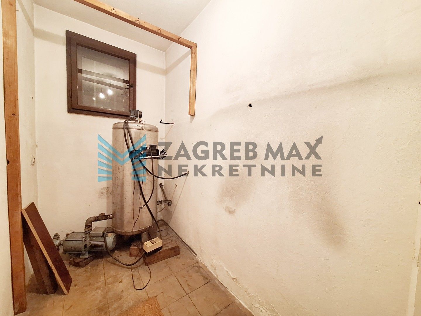 Zagreb - SESVETE - Sesvetska - 3-sobni, u kući, za renovaciju