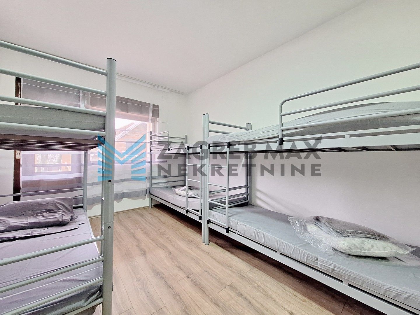 Zagreb - SESVETSKI KRALJEVEC - Dugoselska - smještaj za radnike - 32 osobe