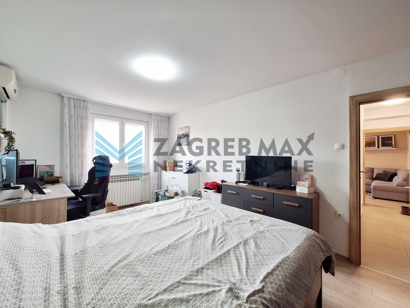 Zagreb - VOLTINO - Svilajska - 2-sobni, adaptiran, niske režije, balkon