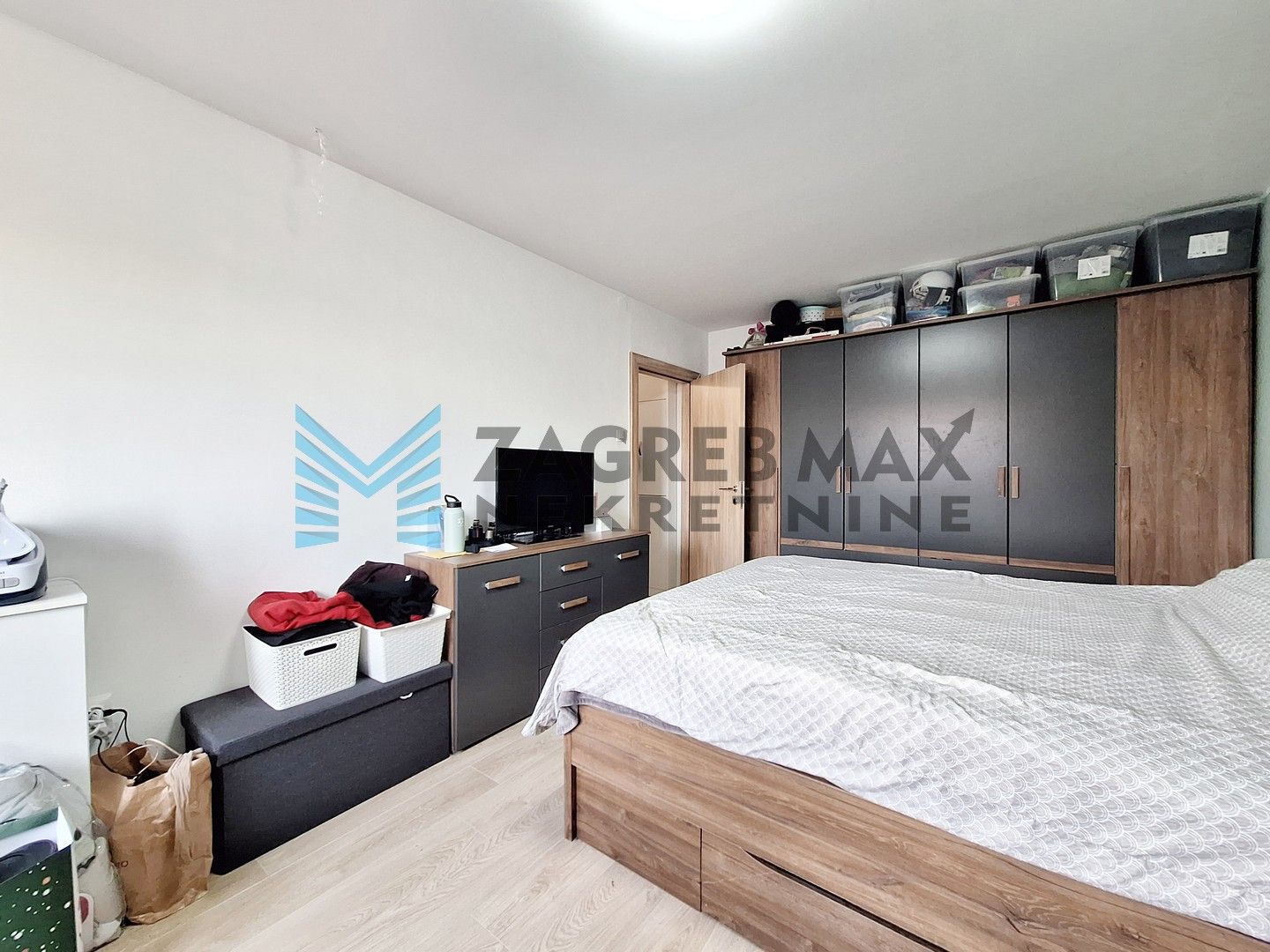 Zagreb - VOLTINO - Svilajska - 2-sobni, adaptiran, niske režije, balkon