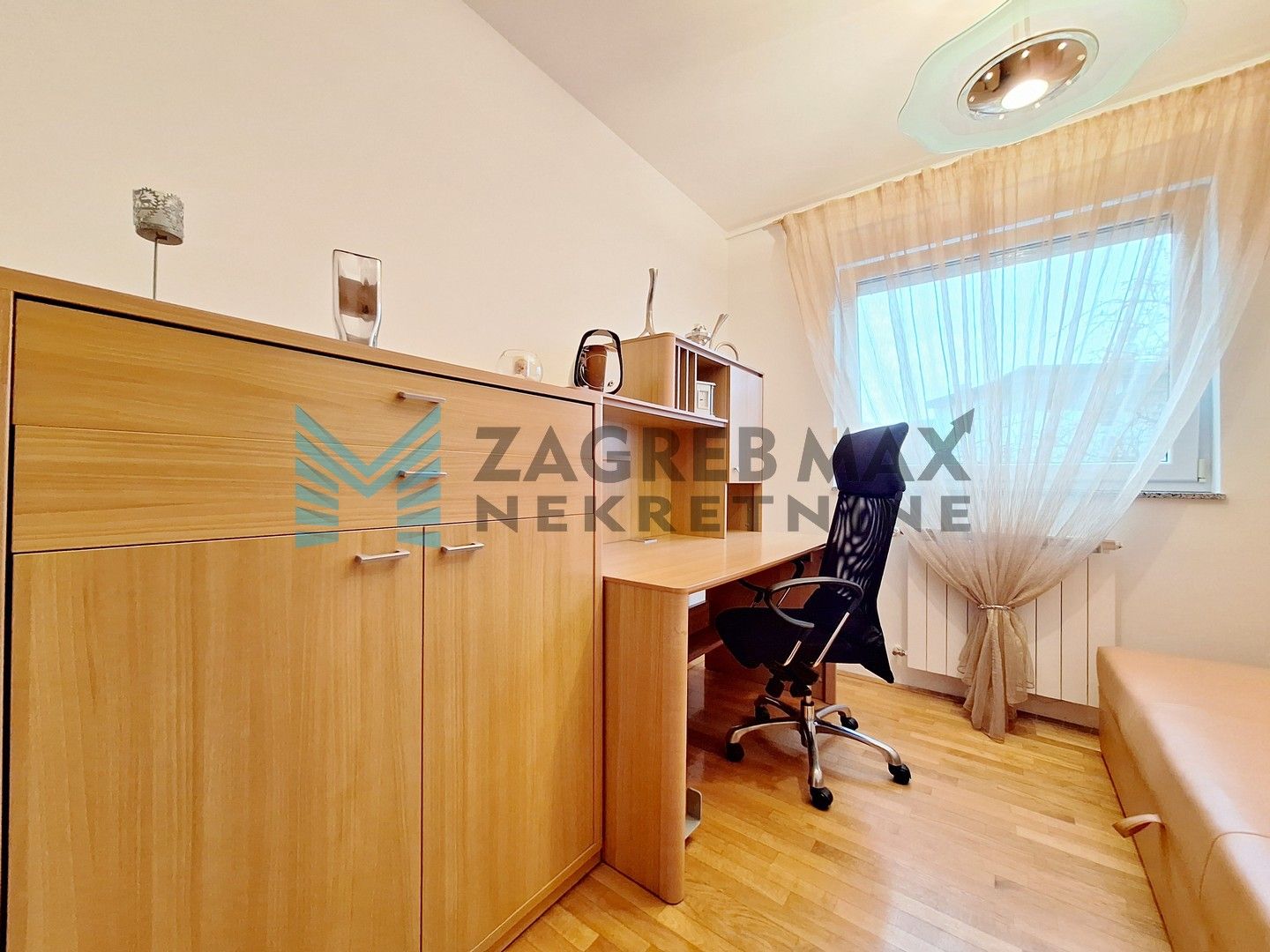 Zagreb - MAKSIMIR - Gornji Bukovac - 4-sobni, prostran, svijetao, dvorište +2PM