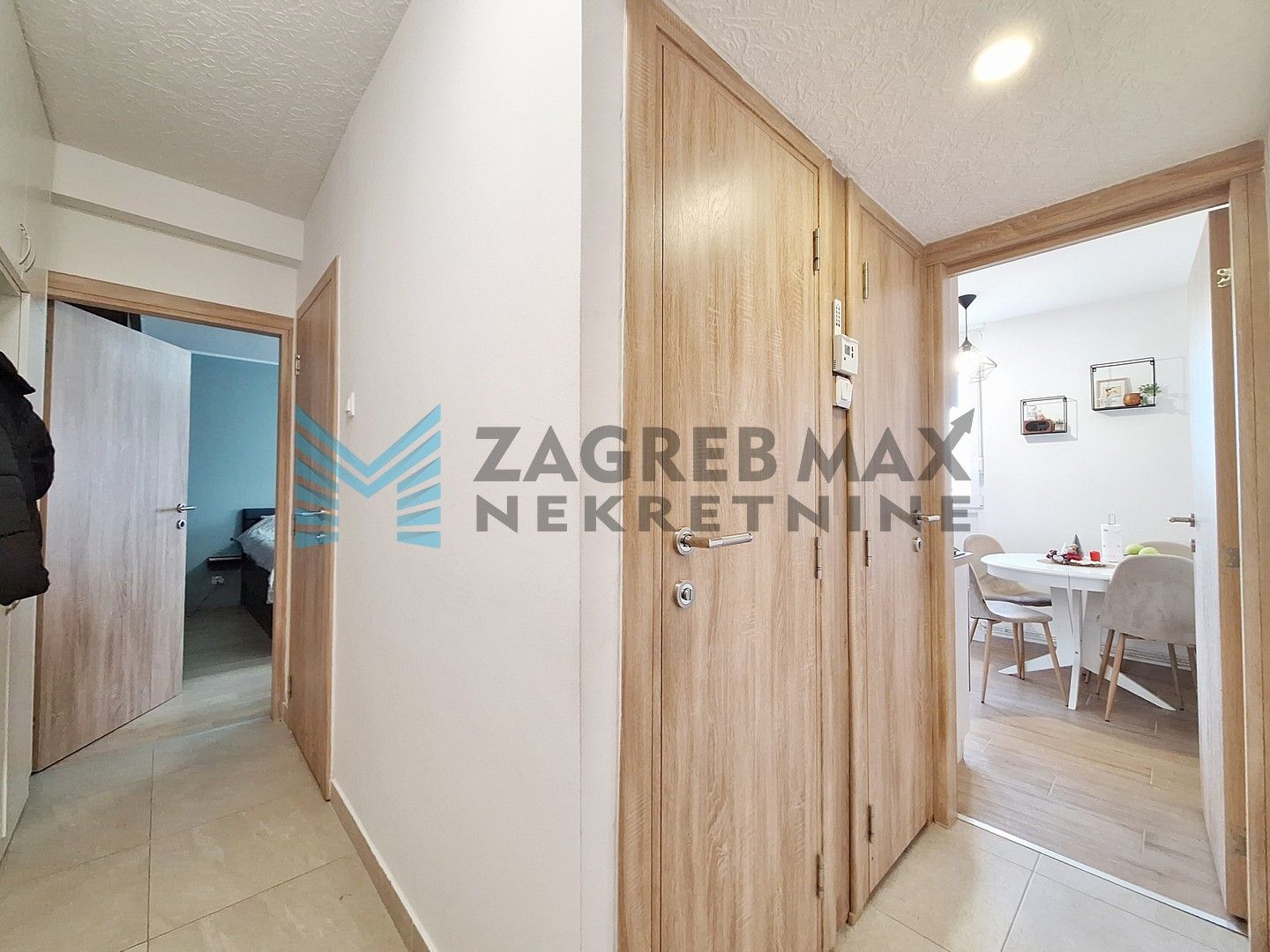 Zagreb - VOLTINO - Svilajska - 2-sobni, adaptiran, niske režije, balkon