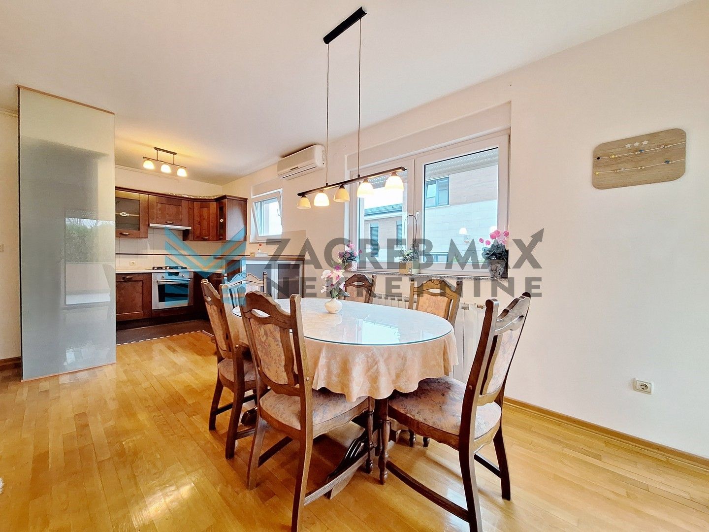 Zagreb - MAKSIMIR - Gornji Bukovac - 4-sobni, prostran, svijetao, dvorište +2PM