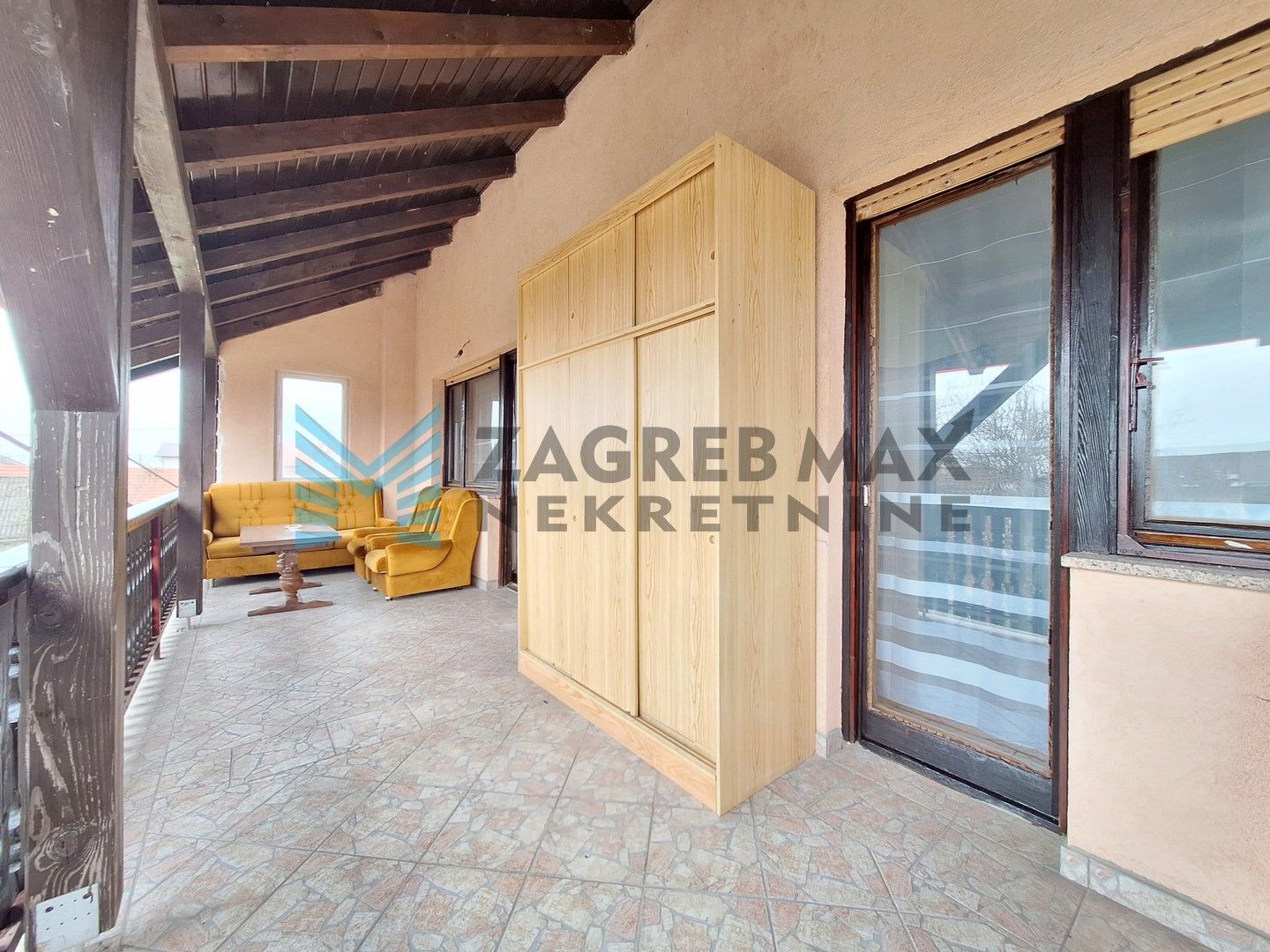 Zagreb - SESVETSKI KRALJEVEC - Dugoselska - smještaj za radnike - 16 osoba - S1