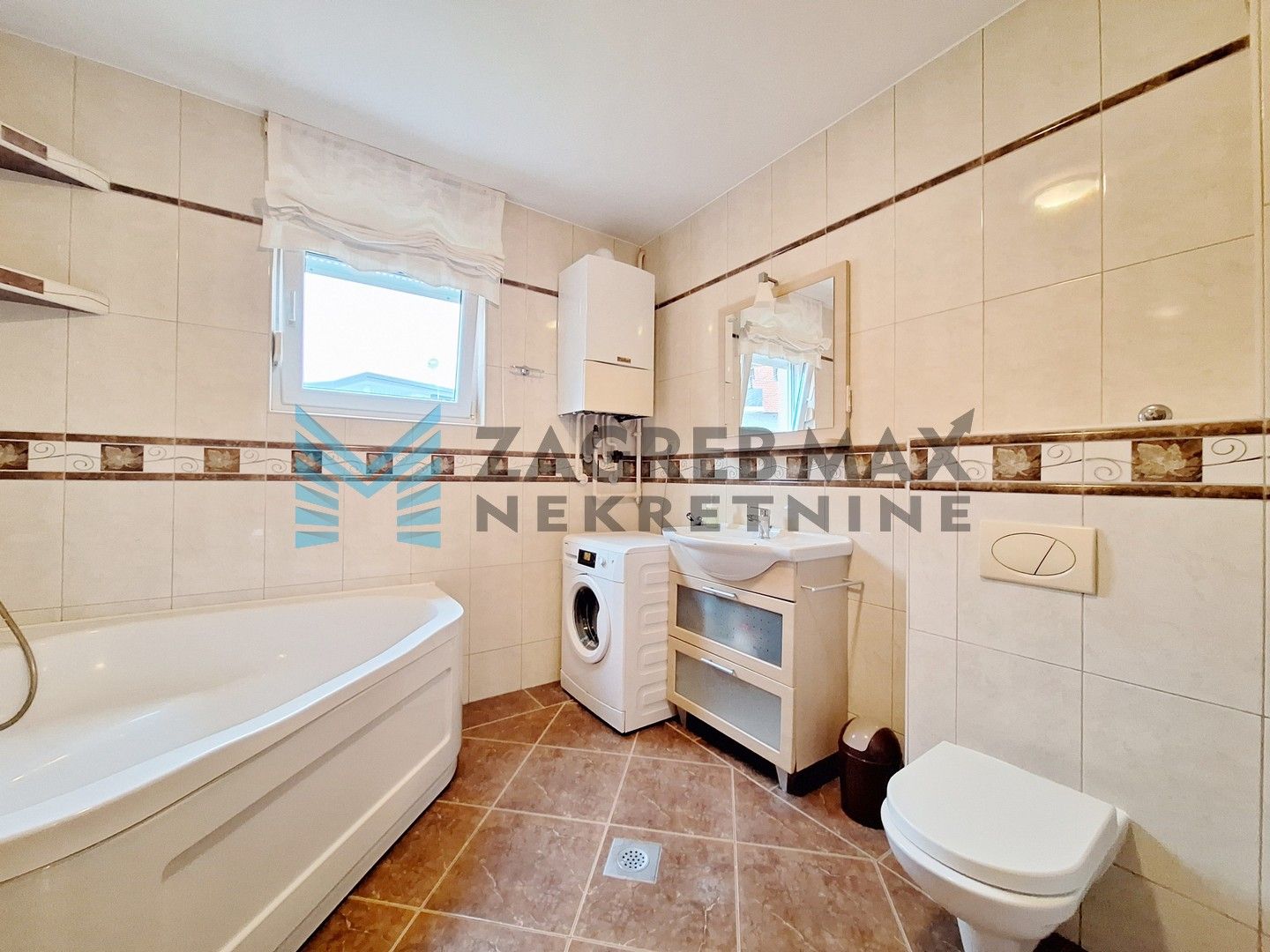 Zagreb - MAKSIMIR - Gornji Bukovac - 4-sobni, prostran, svijetao, dvorište +2PM