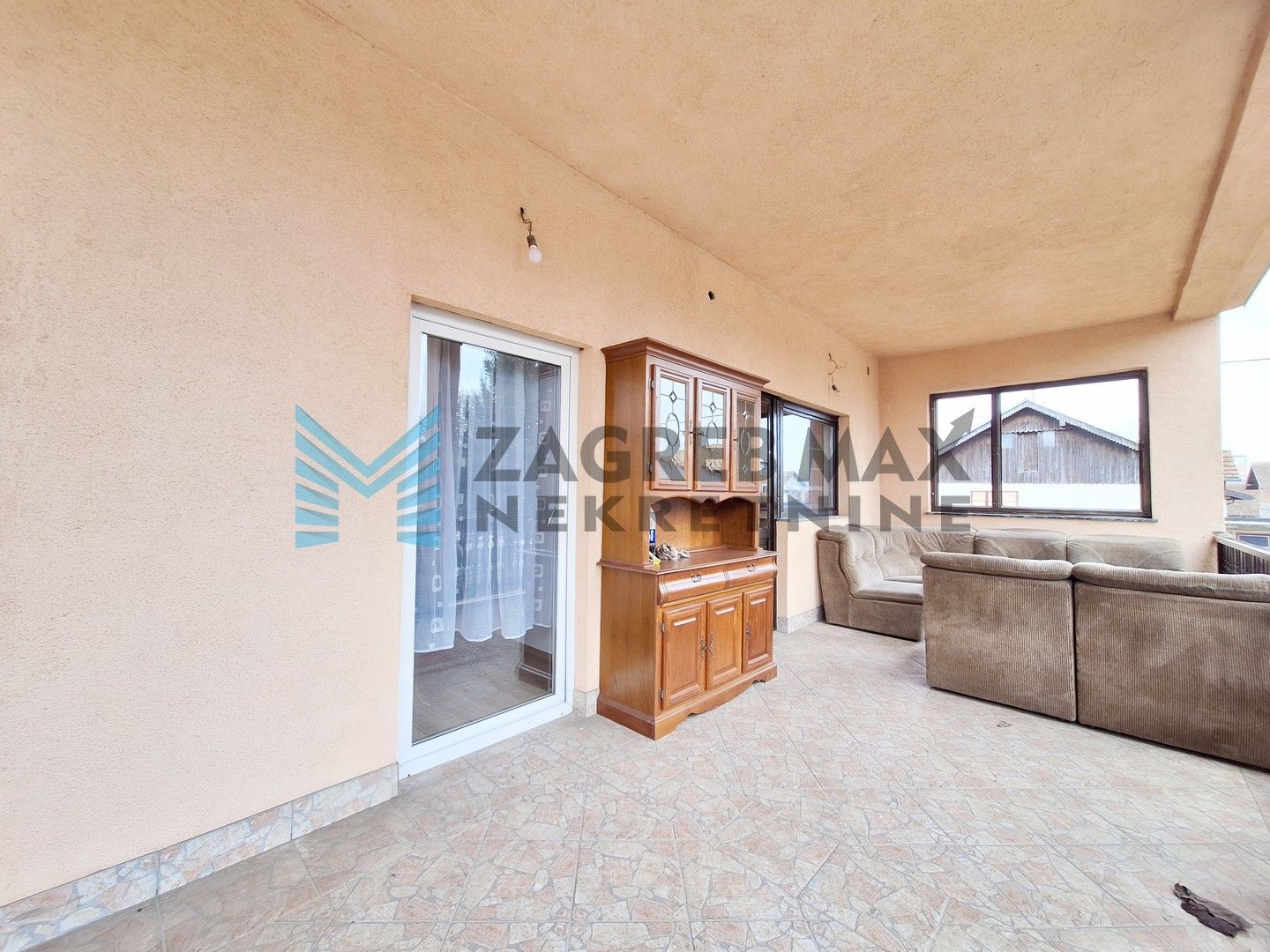 Zagreb - SESVETSKI KRALJEVEC - Dugoselska - smještaj za radnike - 32 osobe