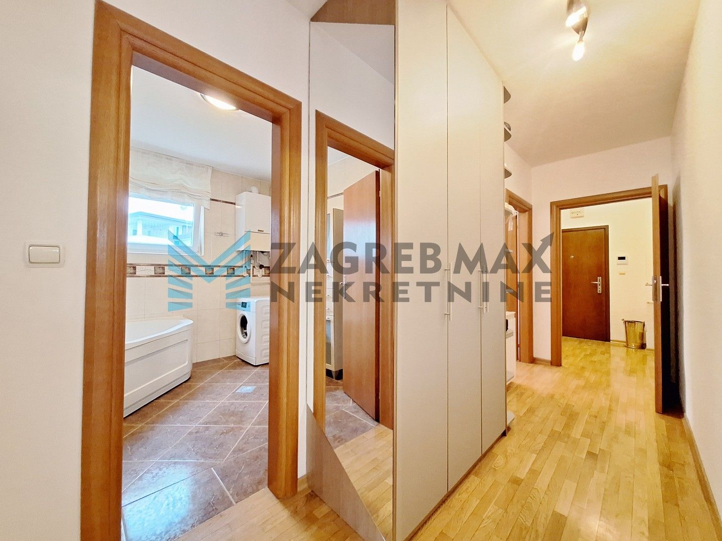 Zagreb - MAKSIMIR - Gornji Bukovac - 4-sobni, prostran, svijetao, dvorište +2PM