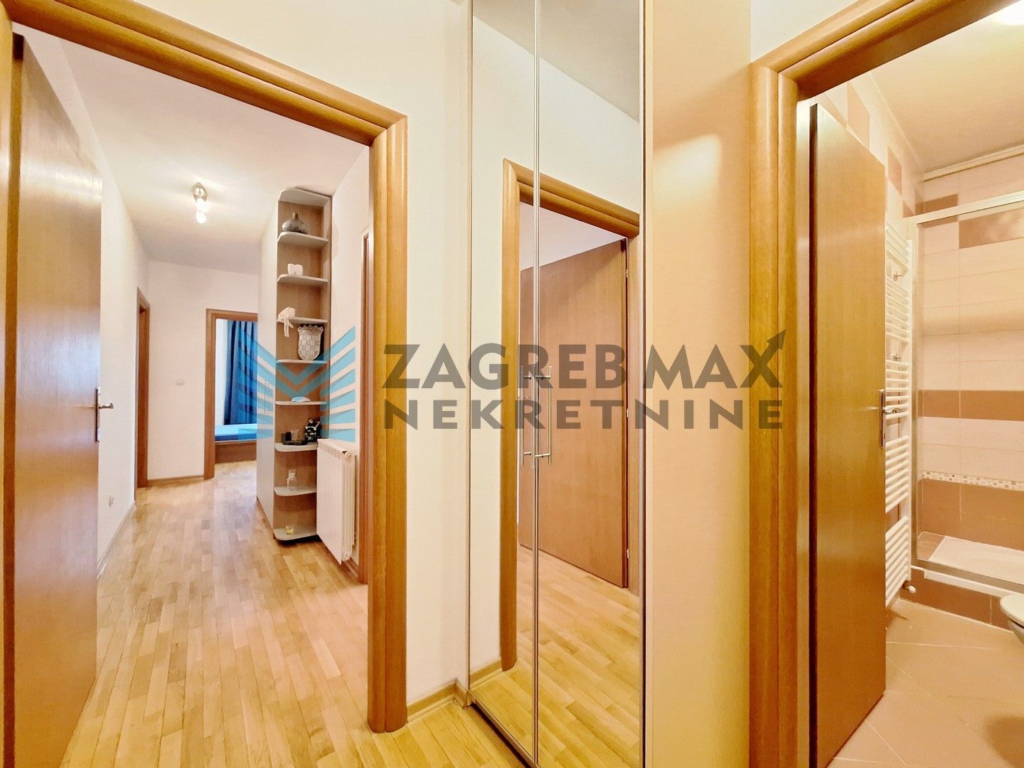 Zagreb - MAKSIMIR - Gornji Bukovac - 4-sobni, prostran, svijetao, dvorište +2PM