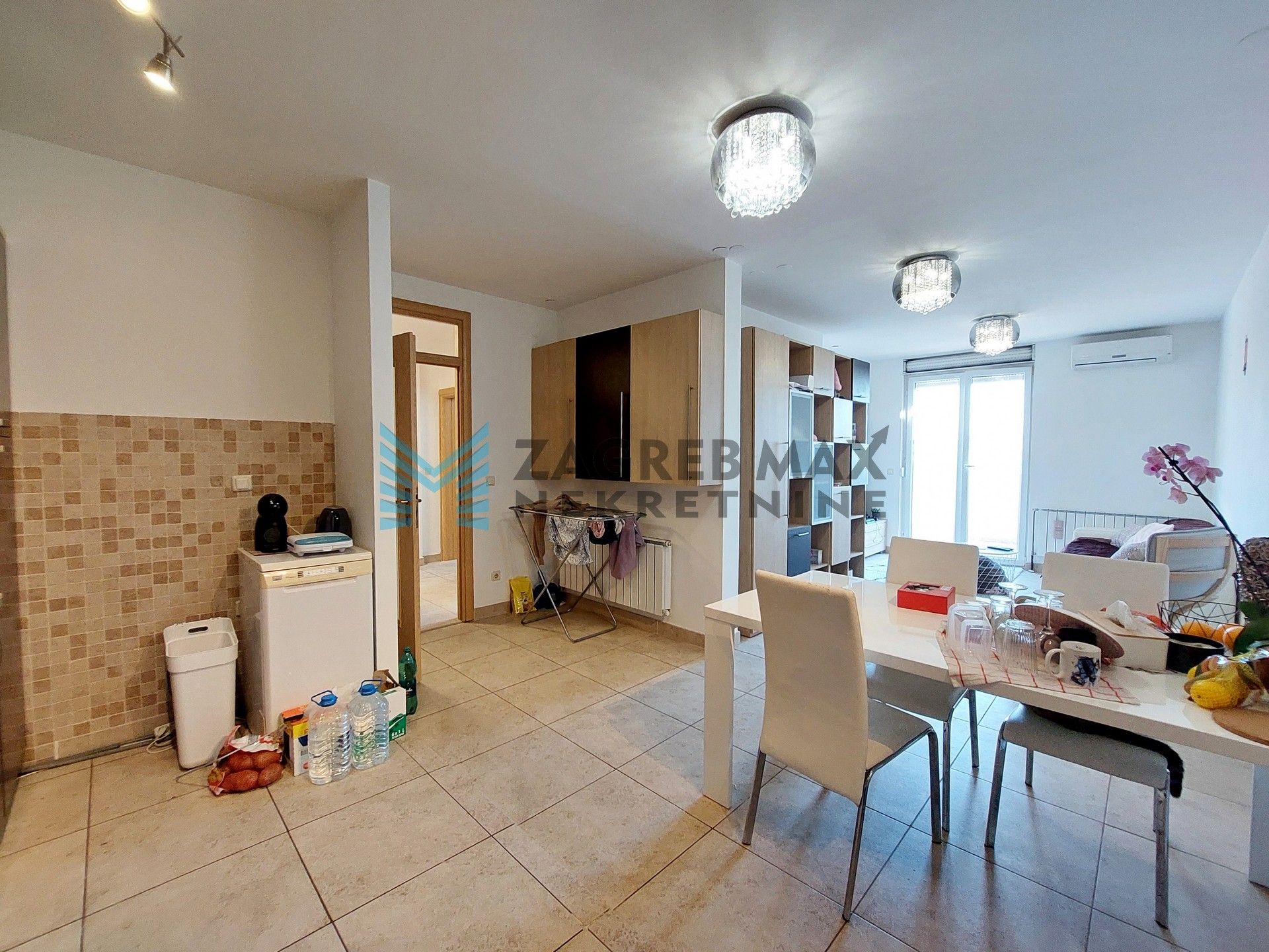 Zagreb - RUDEŠ - Zagrebačka - 3-sobni, svijetao, uređen, garaža, lođa