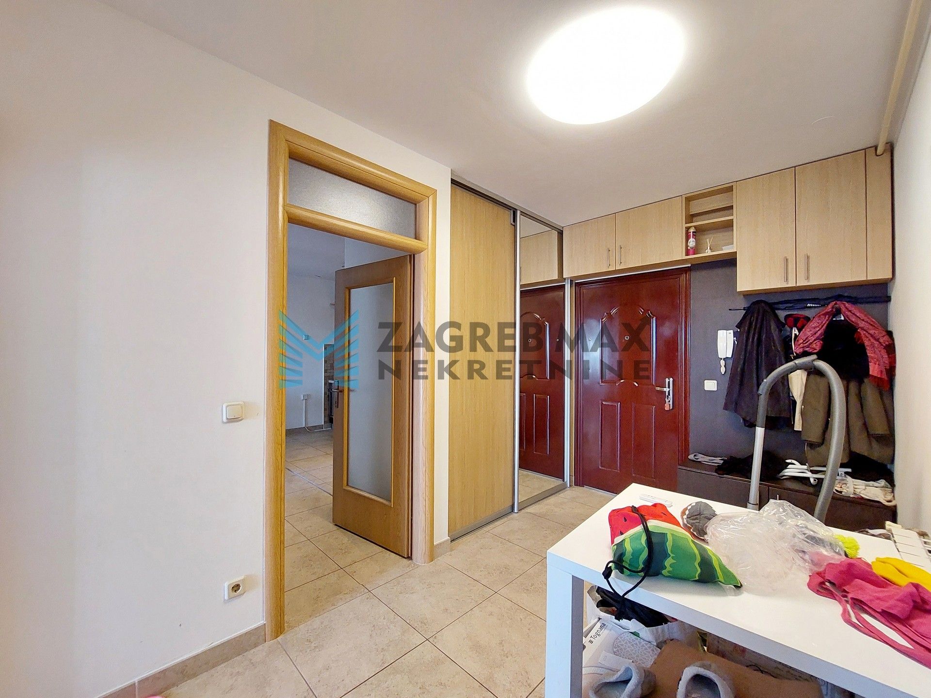 Zagreb - RUDEŠ - Zagrebačka - 3-sobni, svijetao, uređen, garaža, lođa