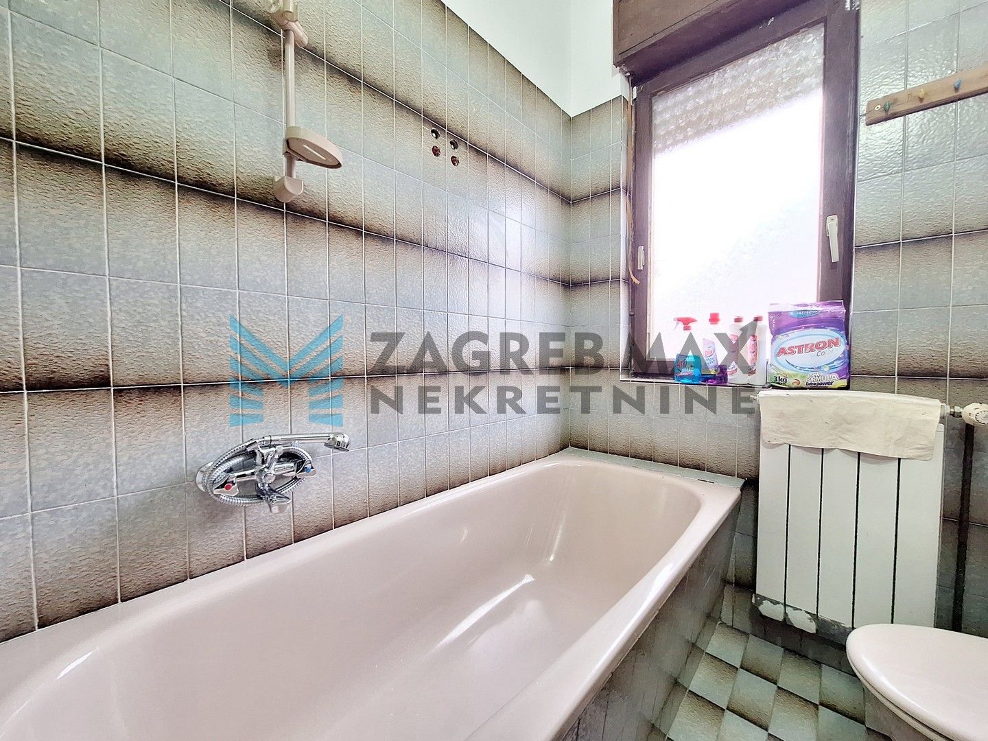 Zagreb - SESVETSKI KRALJEVEC - Dugoselska - smještaj za radnike - 32 osobe