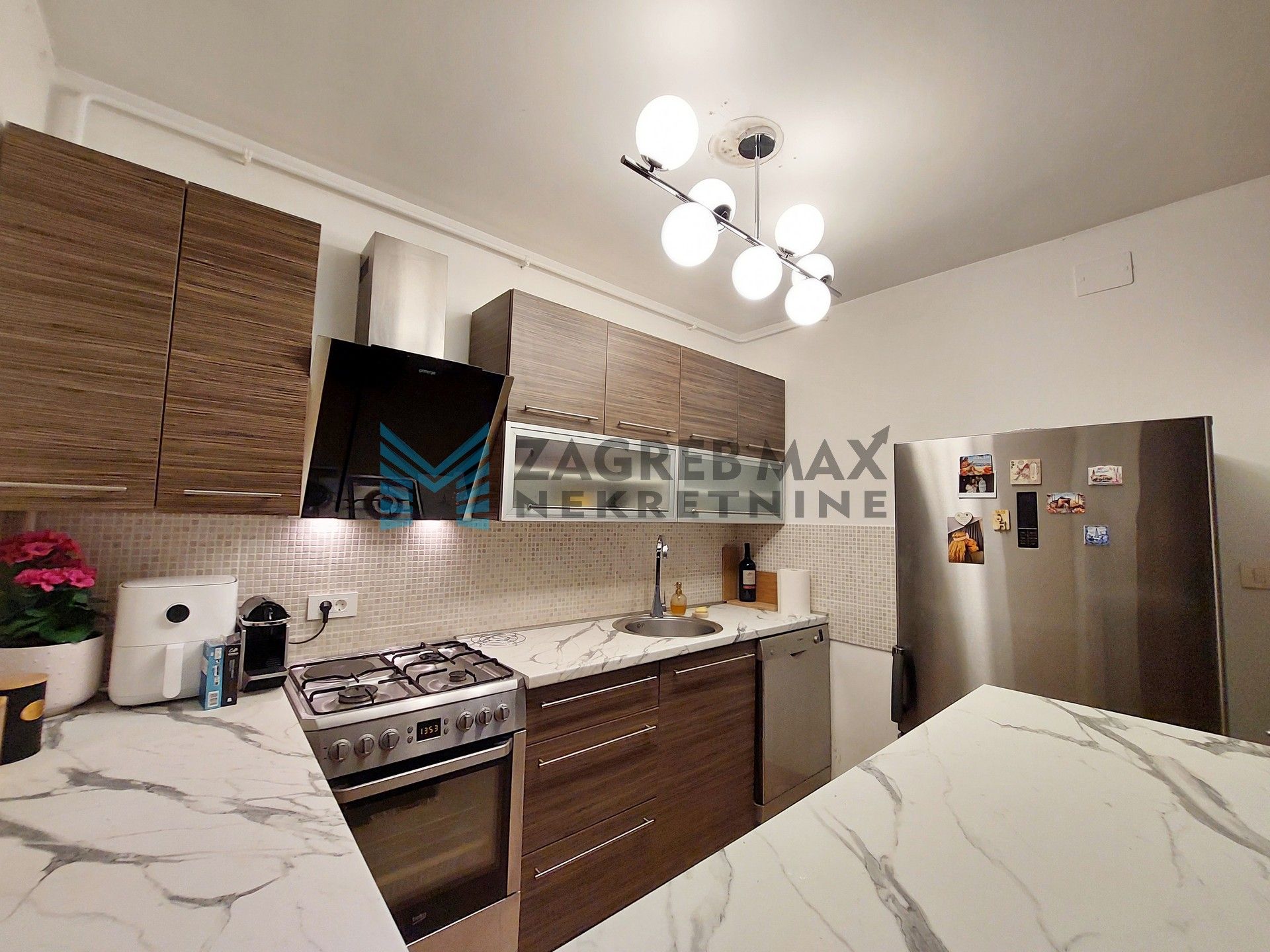 Zagreb - REMETINEC - dr.Luje Naletilića - 3-sobni, uređen, parking, vrt, lođa